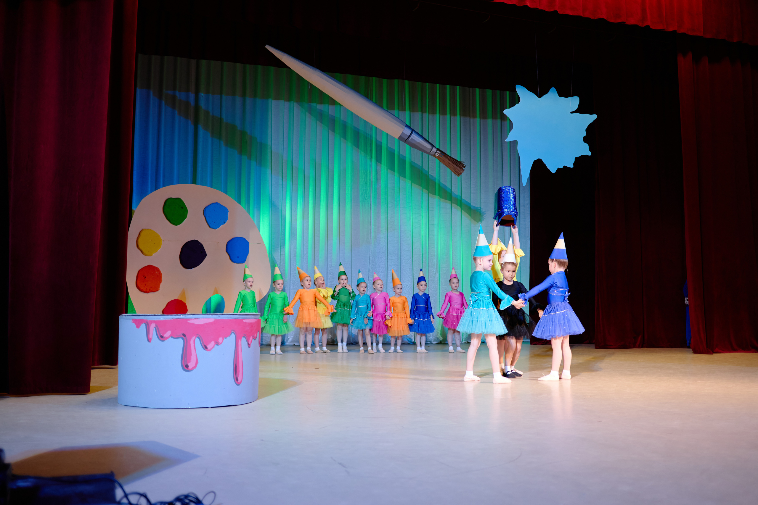 Краски. Фотограф Выпускные альбомы Таганрог Сергей Коробченко