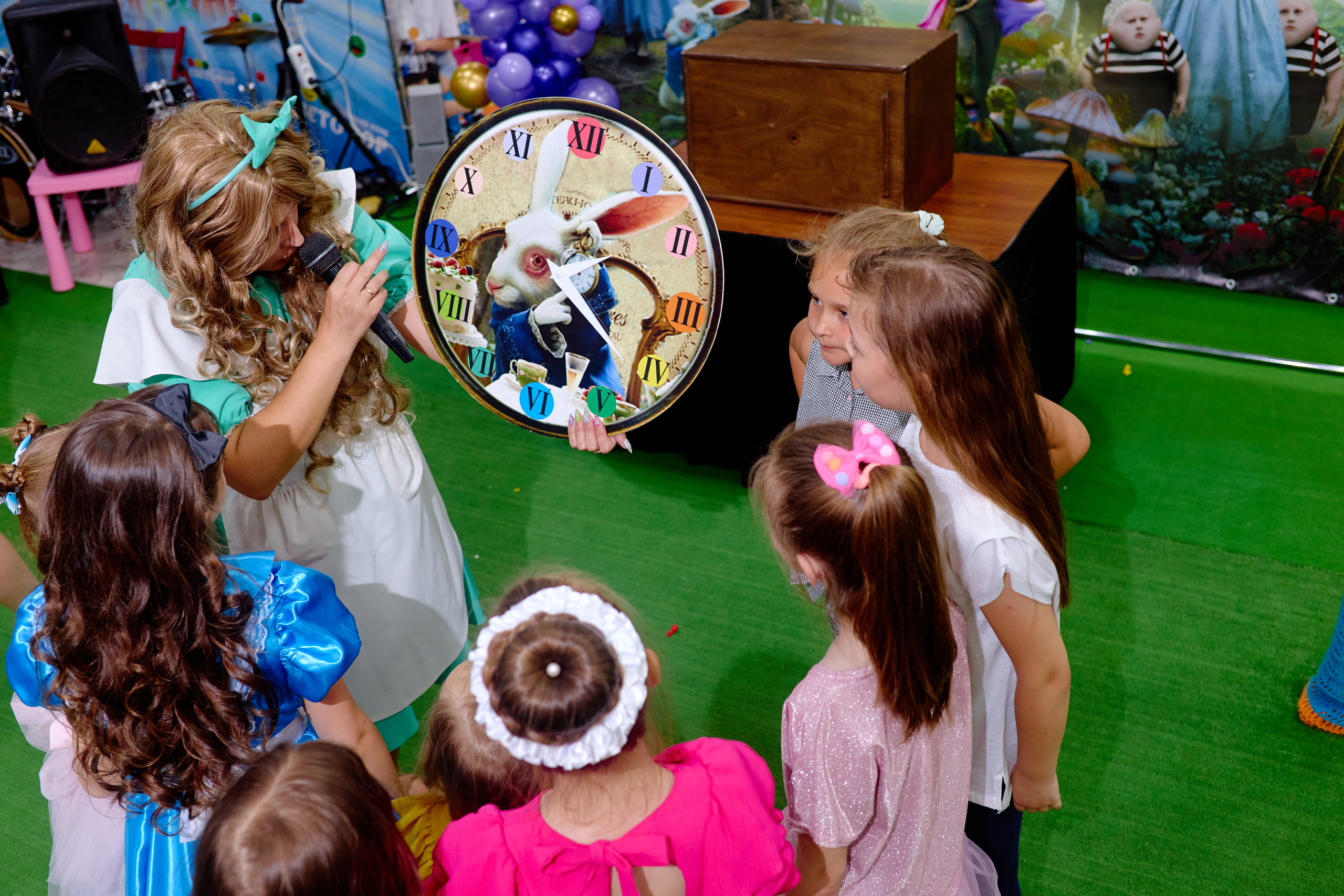 День рождения в детской комнате. Фотограф Выпускные альбомы Таганрог Сергей Коробченко