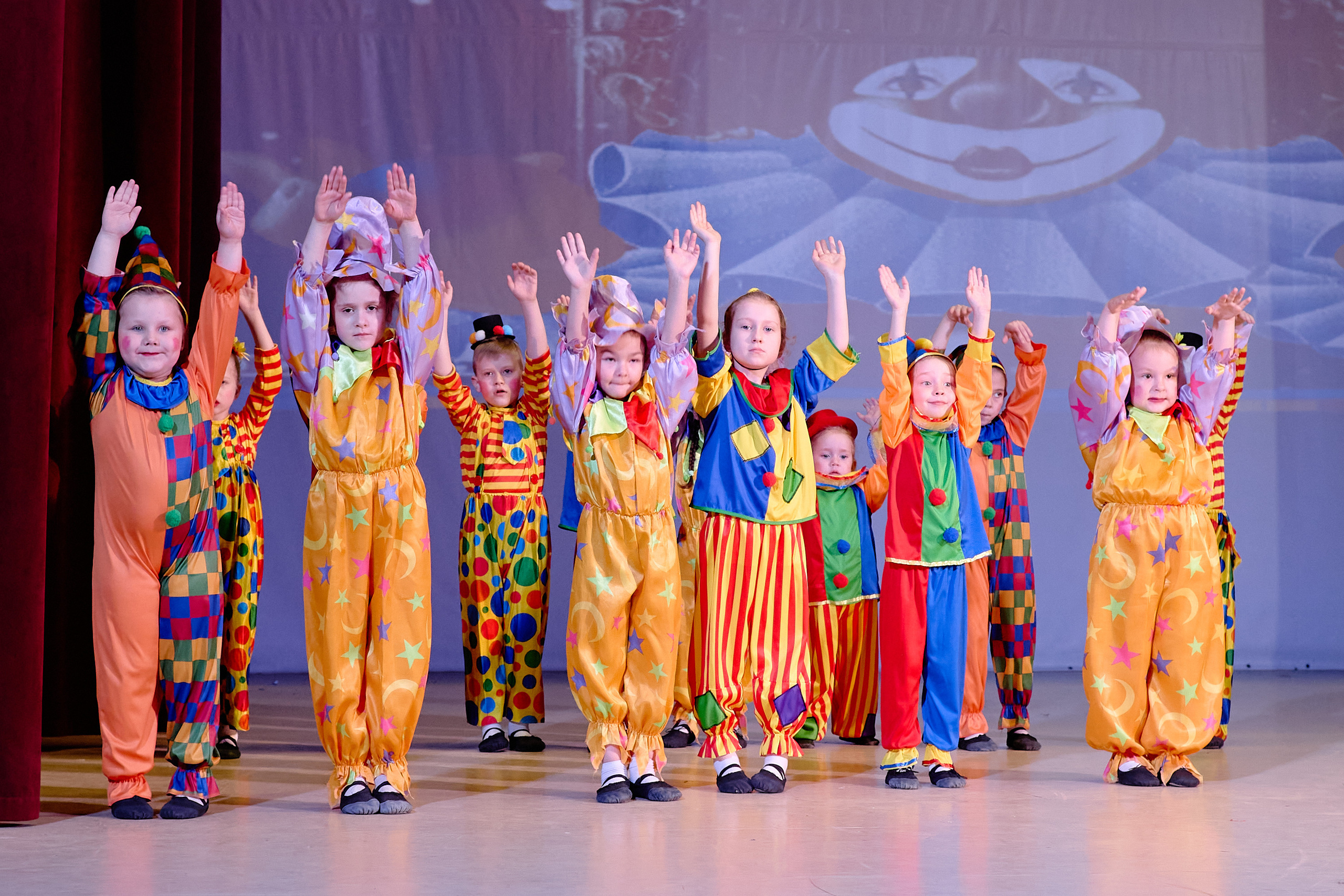 Аврора. Фотограф Выпускные альбомы Таганрог Сергей Коробченко