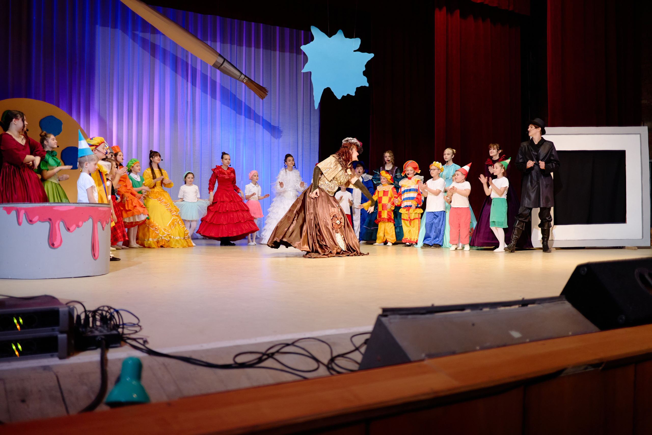 Краски. Фотограф Выпускные альбомы Таганрог Сергей Коробченко