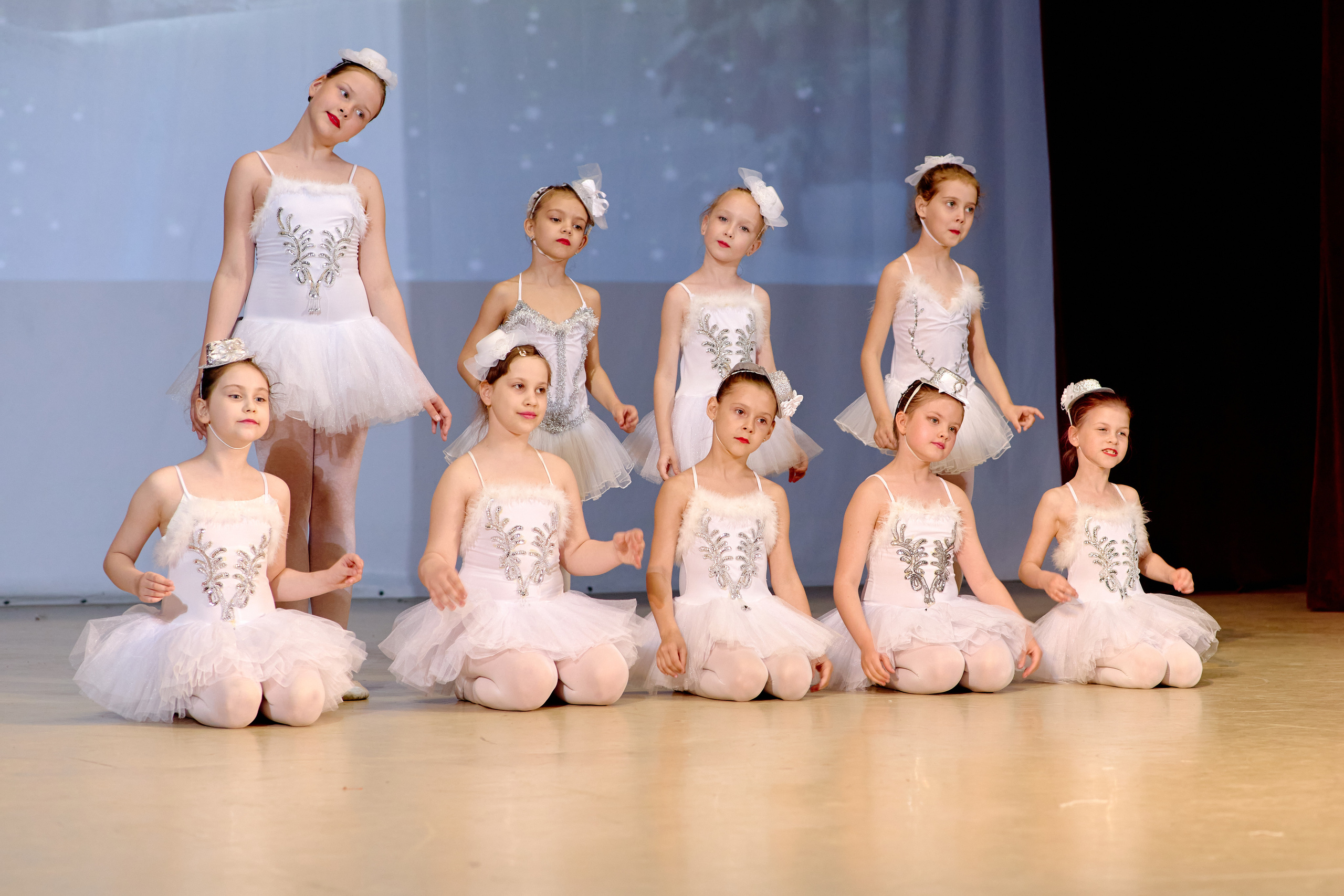 Аврора. Фотограф Выпускные альбомы Таганрог Сергей Коробченко