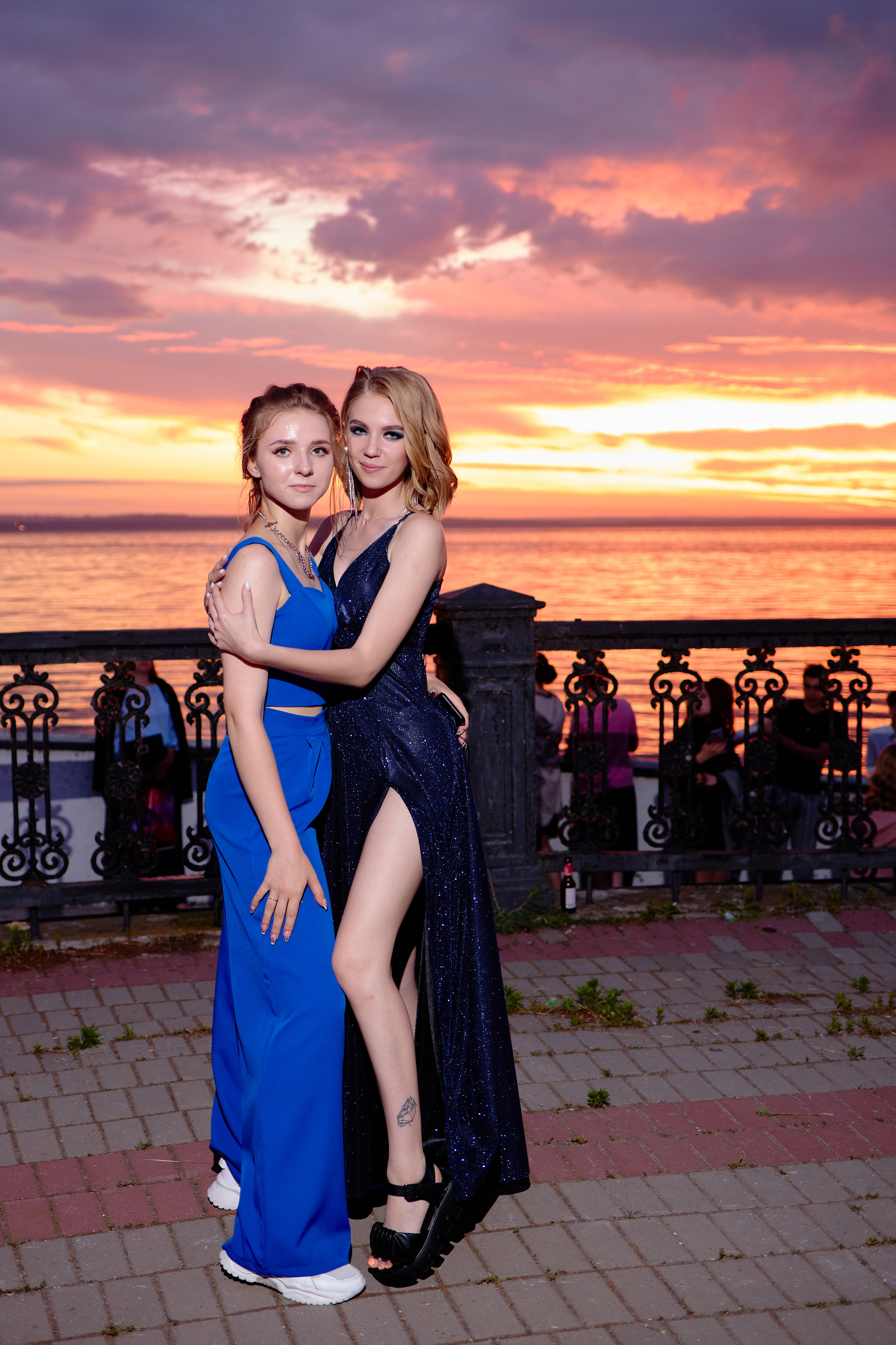 Фотограф на выпускной. Фотограф Выпускные альбомы Таганрог Сергей Коробченко