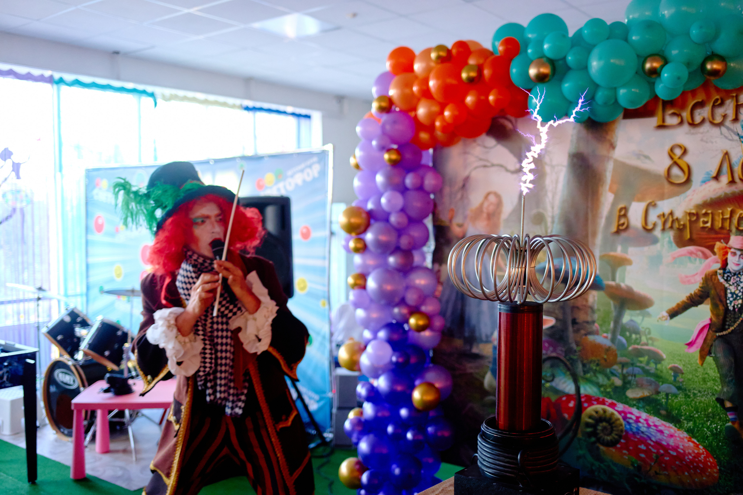 День рождения в детской комнате. Фотограф Выпускные альбомы Таганрог Сергей Коробченко