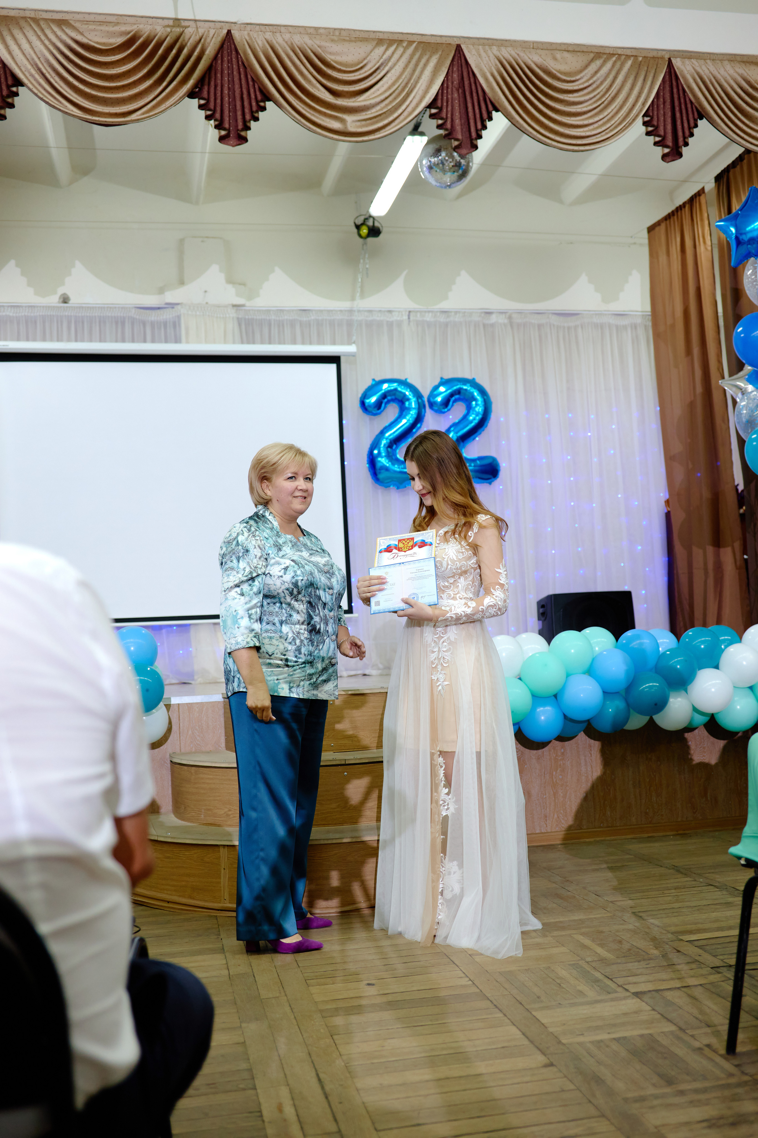 Фотограф на выпускной. Фотограф Выпускные альбомы Таганрог Сергей Коробченко