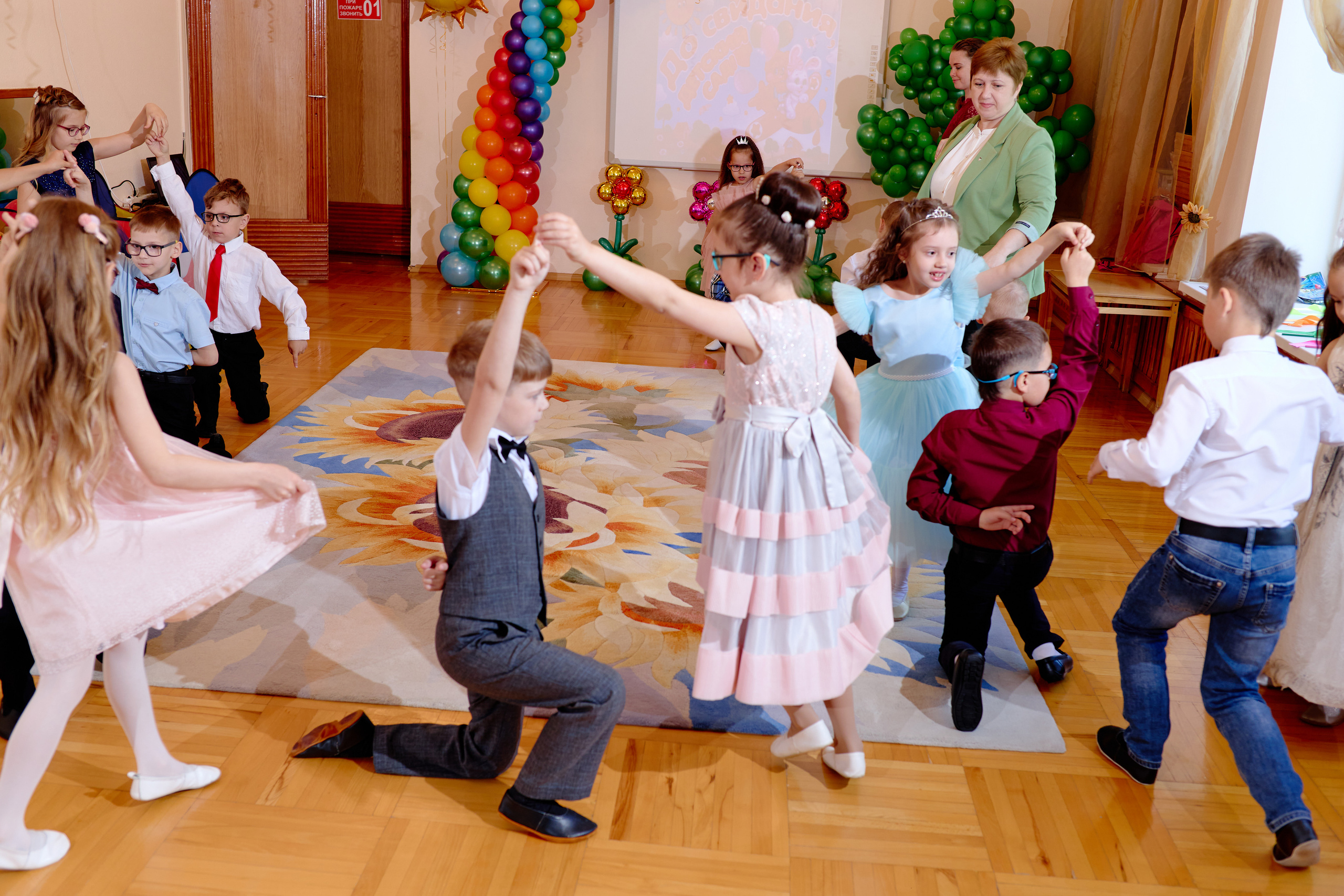 Фотограф выпускной в детском саду таганрог. Фотограф Выпускные альбомы Таганрог Сергей Коробченко