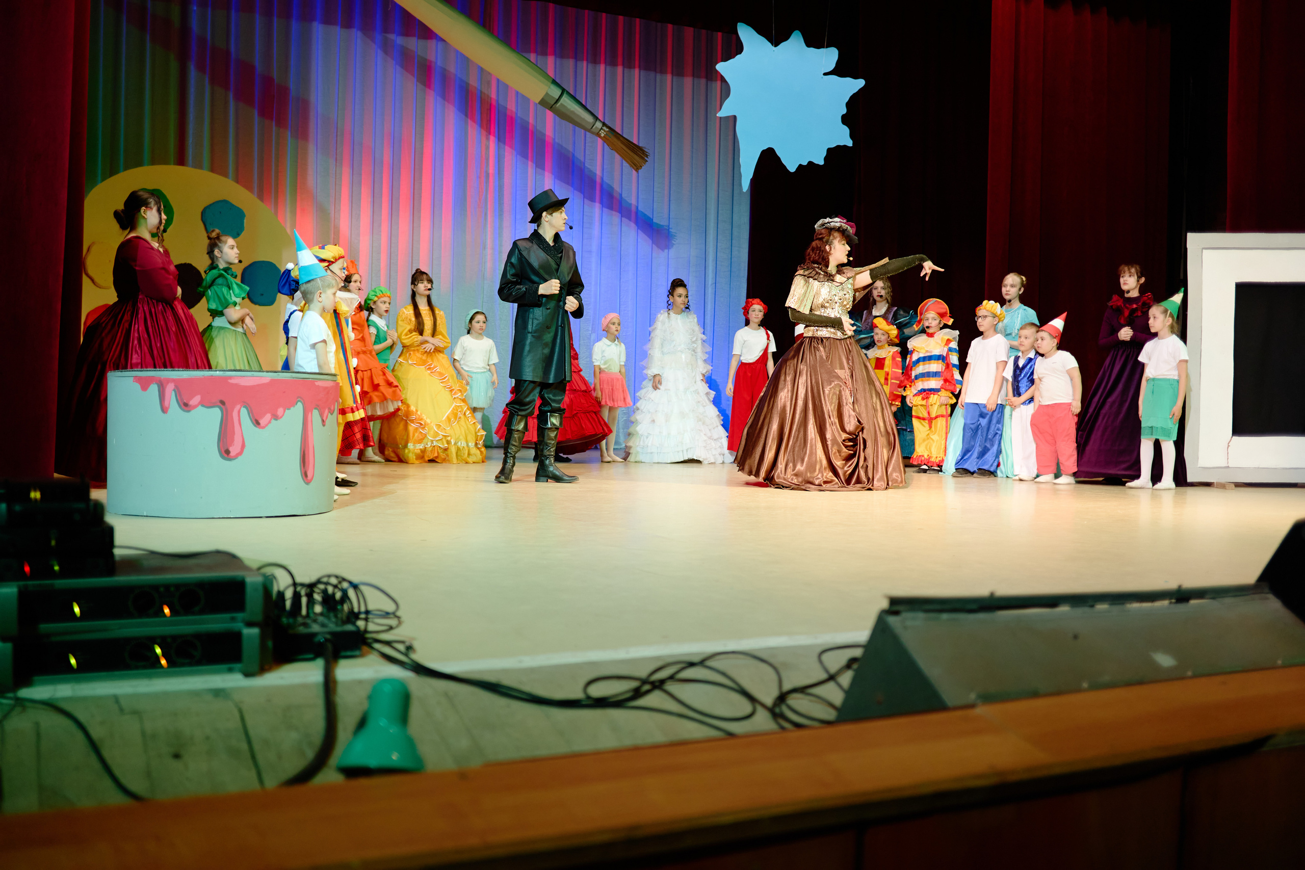 Краски. Фотограф Выпускные альбомы Таганрог Сергей Коробченко