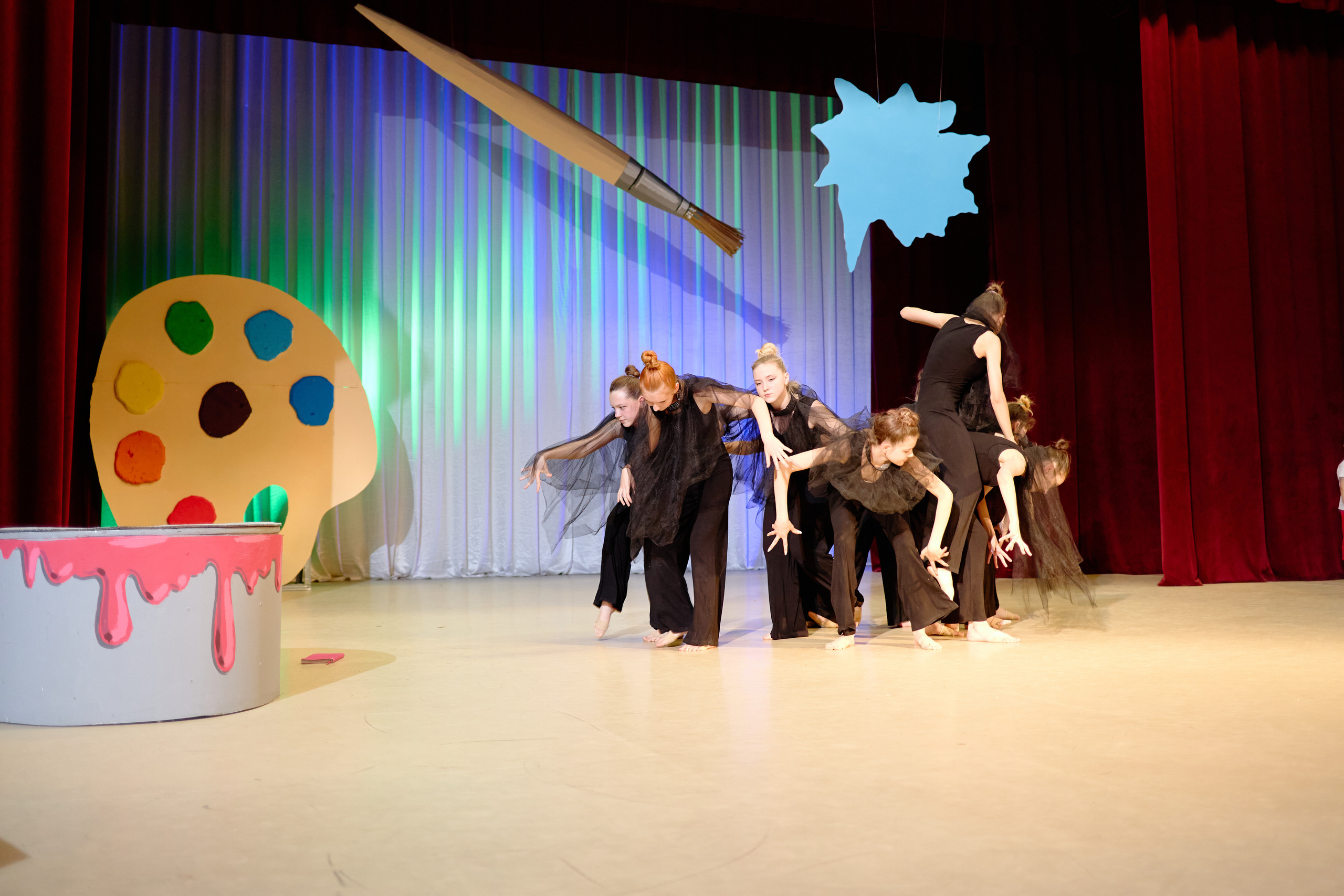 Краски. Фотограф Выпускные альбомы Таганрог Сергей Коробченко