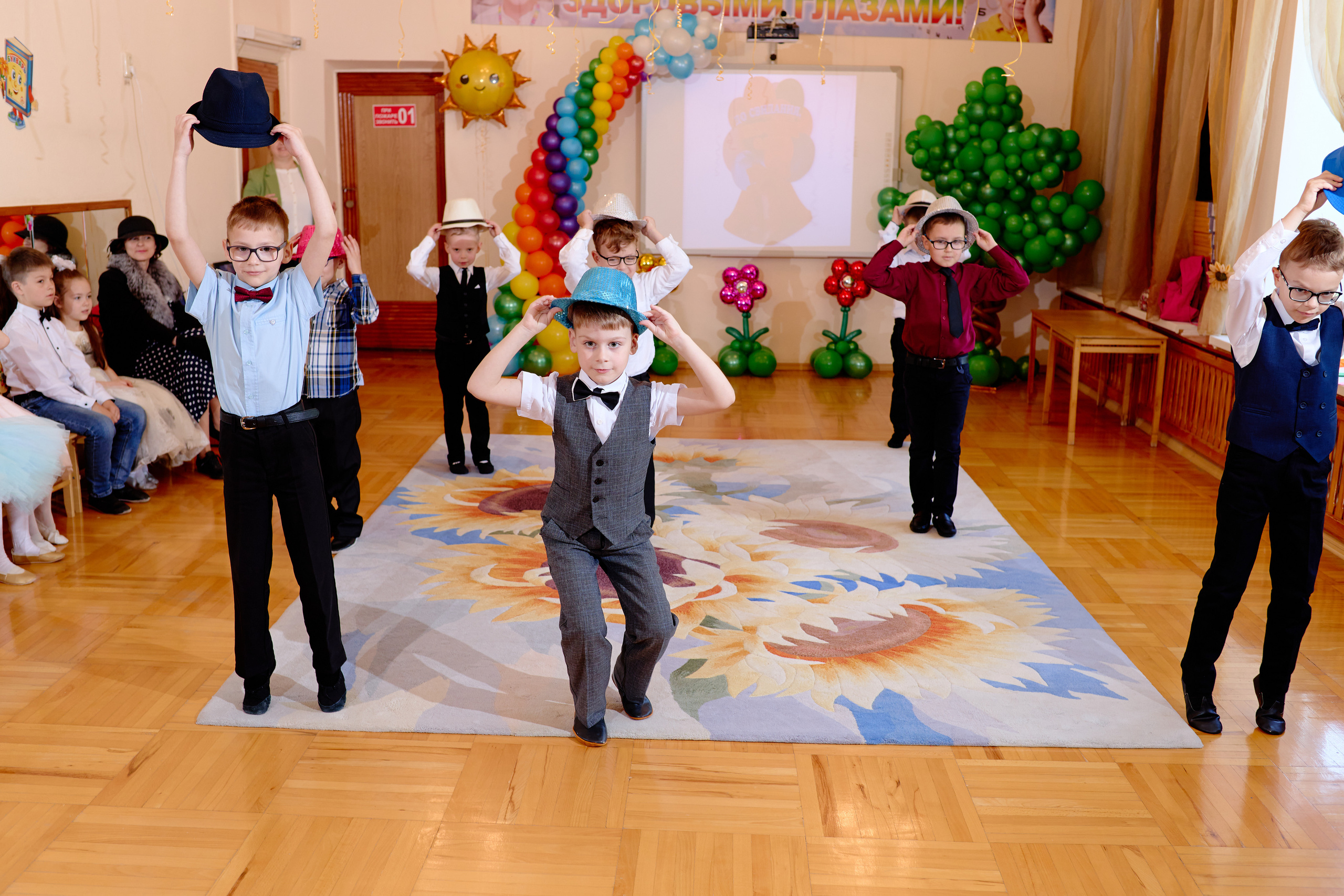 Фотограф выпускной в детском саду таганрог. Фотограф Выпускные альбомы Таганрог Сергей Коробченко