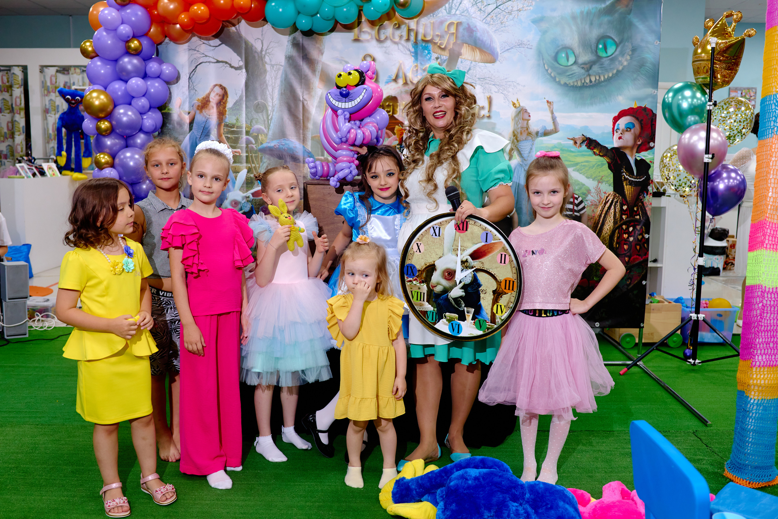 День рождения в детской комнате. Фотограф Выпускные альбомы Таганрог Сергей Коробченко