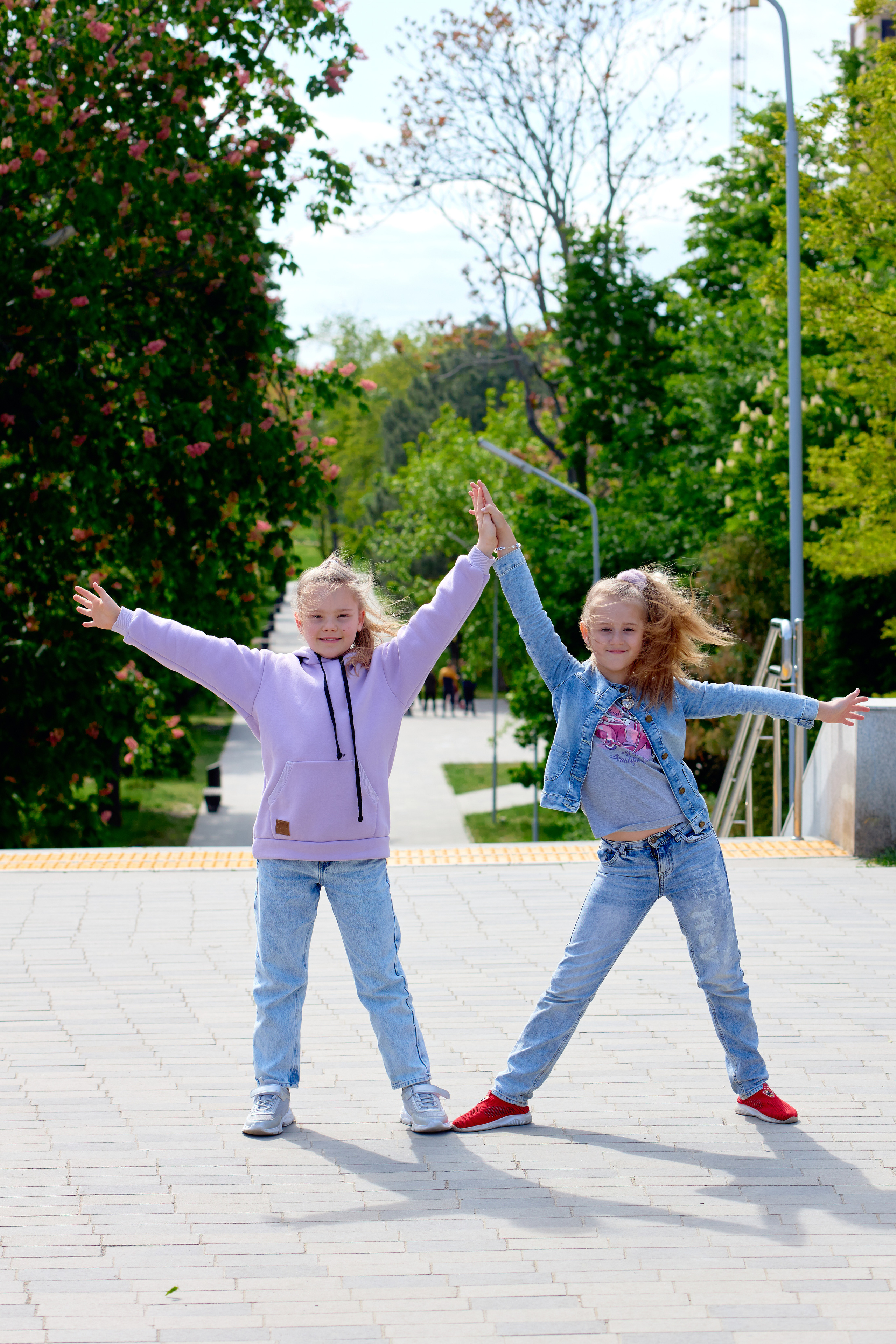 Сьемка на выпускнык альбомы на улице таганрог. Фотограф Выпускные альбомы Таганрог Сергей Коробченко