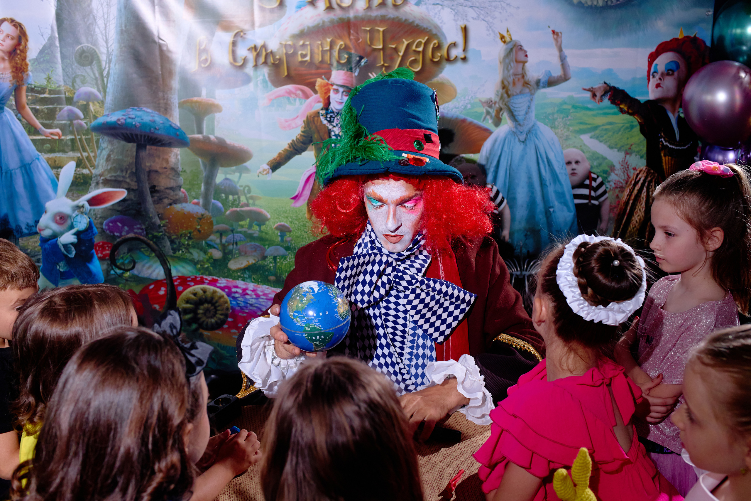 День рождения в детской комнате. Фотограф Выпускные альбомы Таганрог Сергей Коробченко