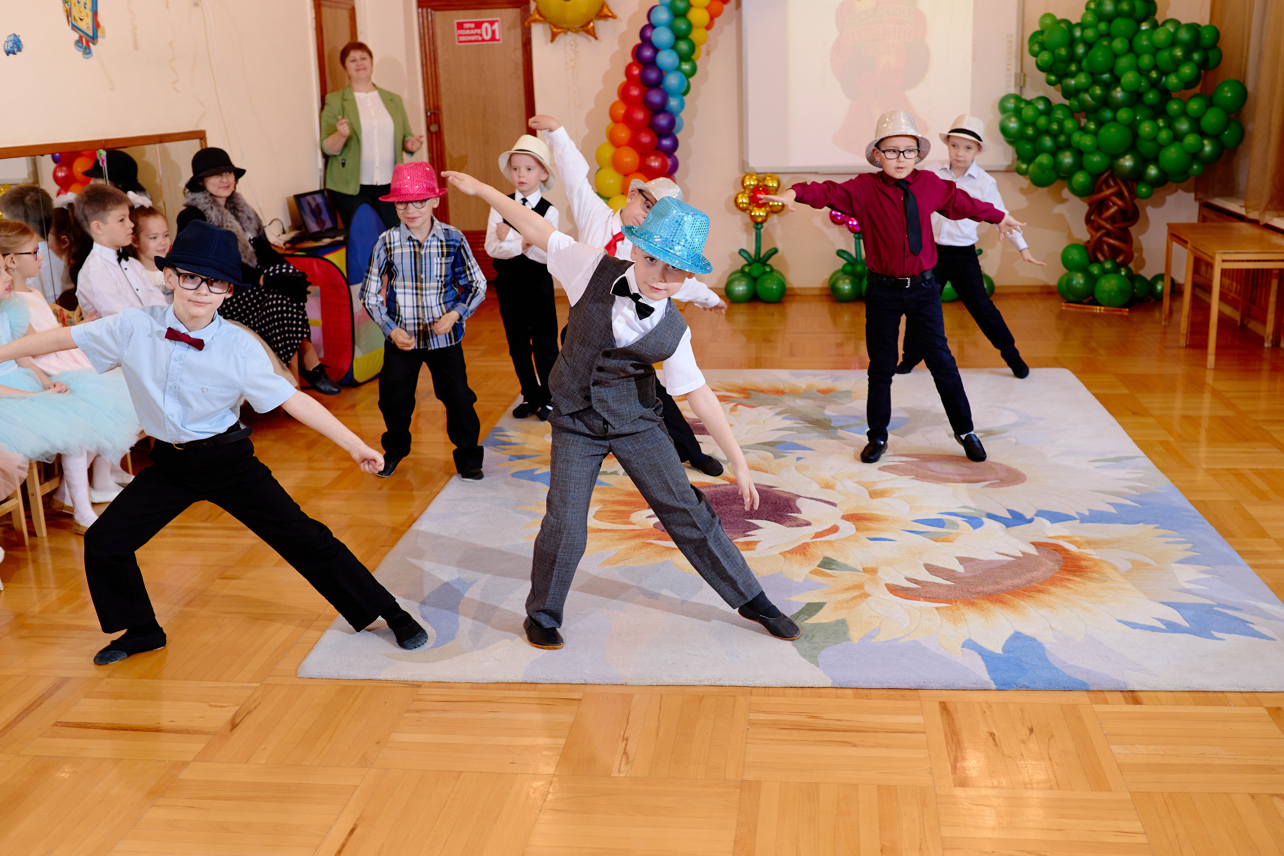 Фотограф выпускной в детском саду таганрог. Фотограф Выпускные альбомы Таганрог Сергей Коробченко