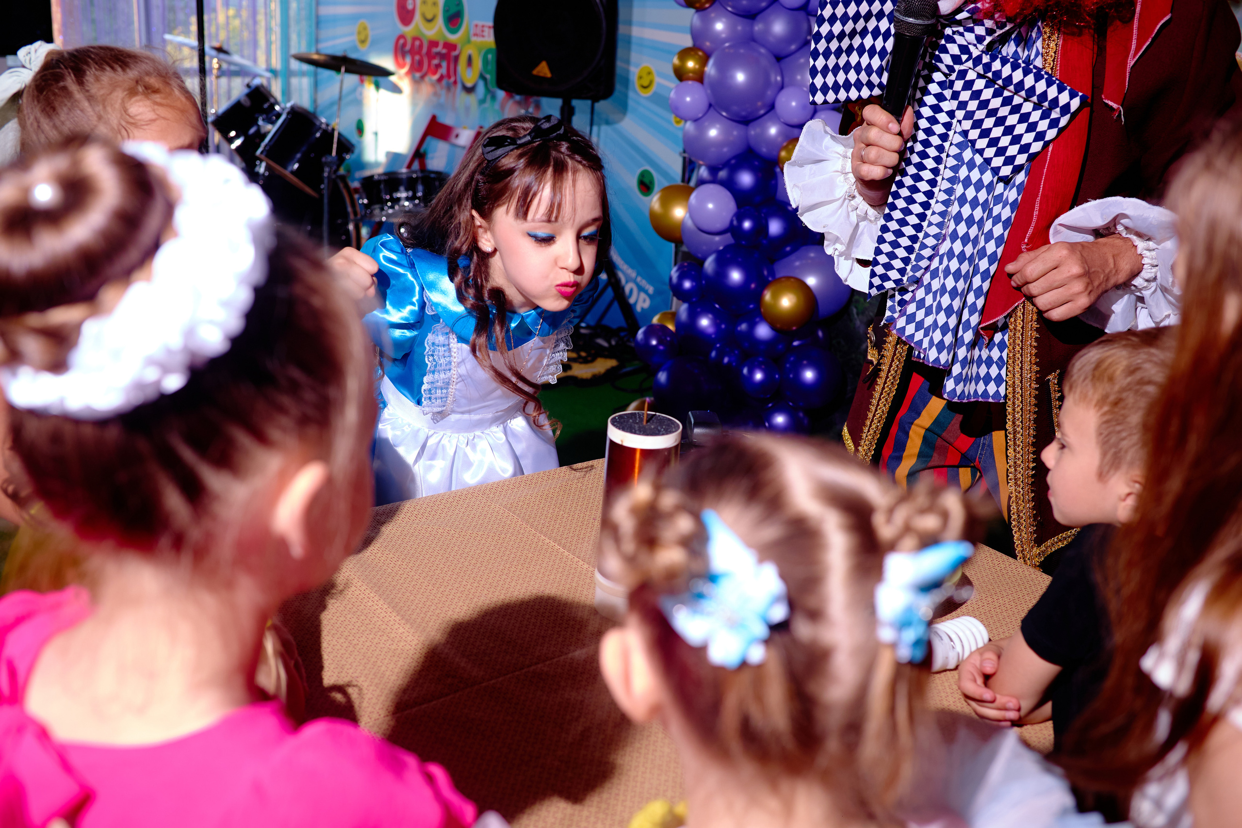 День рождения в детской комнате. Фотограф Выпускные альбомы Таганрог Сергей Коробченко