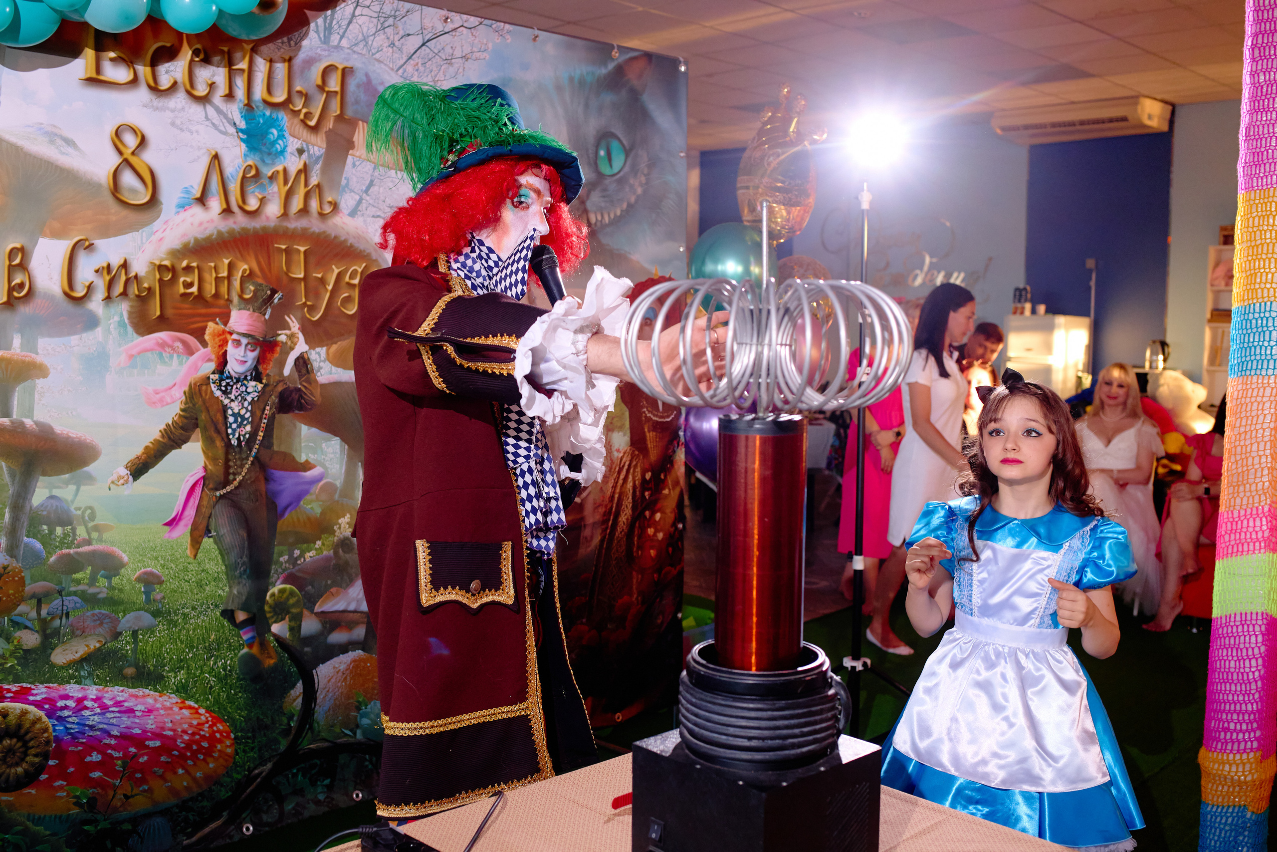 День рождения в детской комнате. Фотограф Выпускные альбомы Таганрог Сергей Коробченко