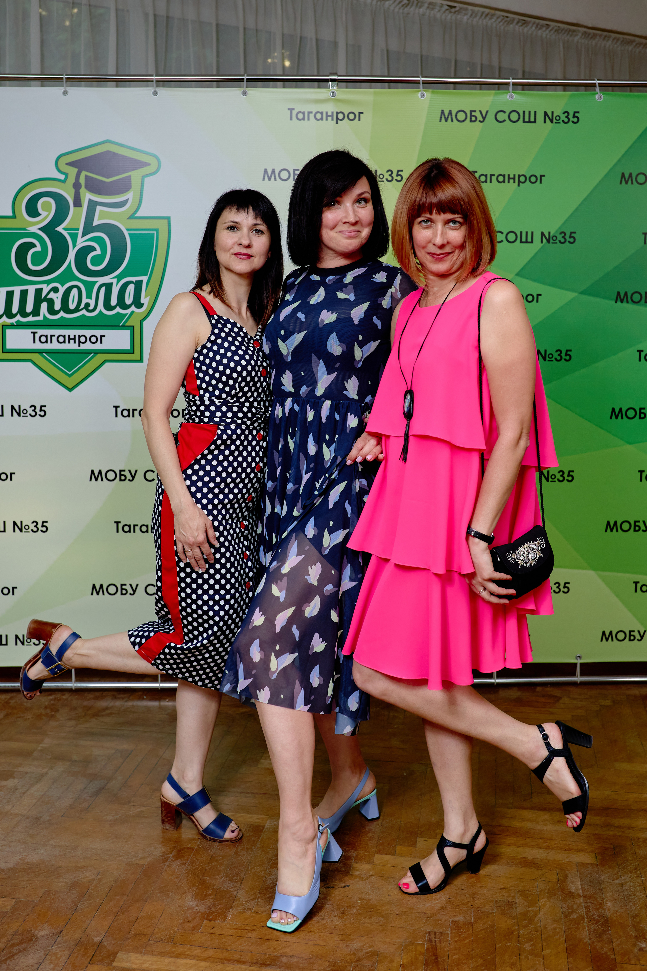 Фотограф на выпускной. Фотограф Выпускные альбомы Таганрог Сергей Коробченко