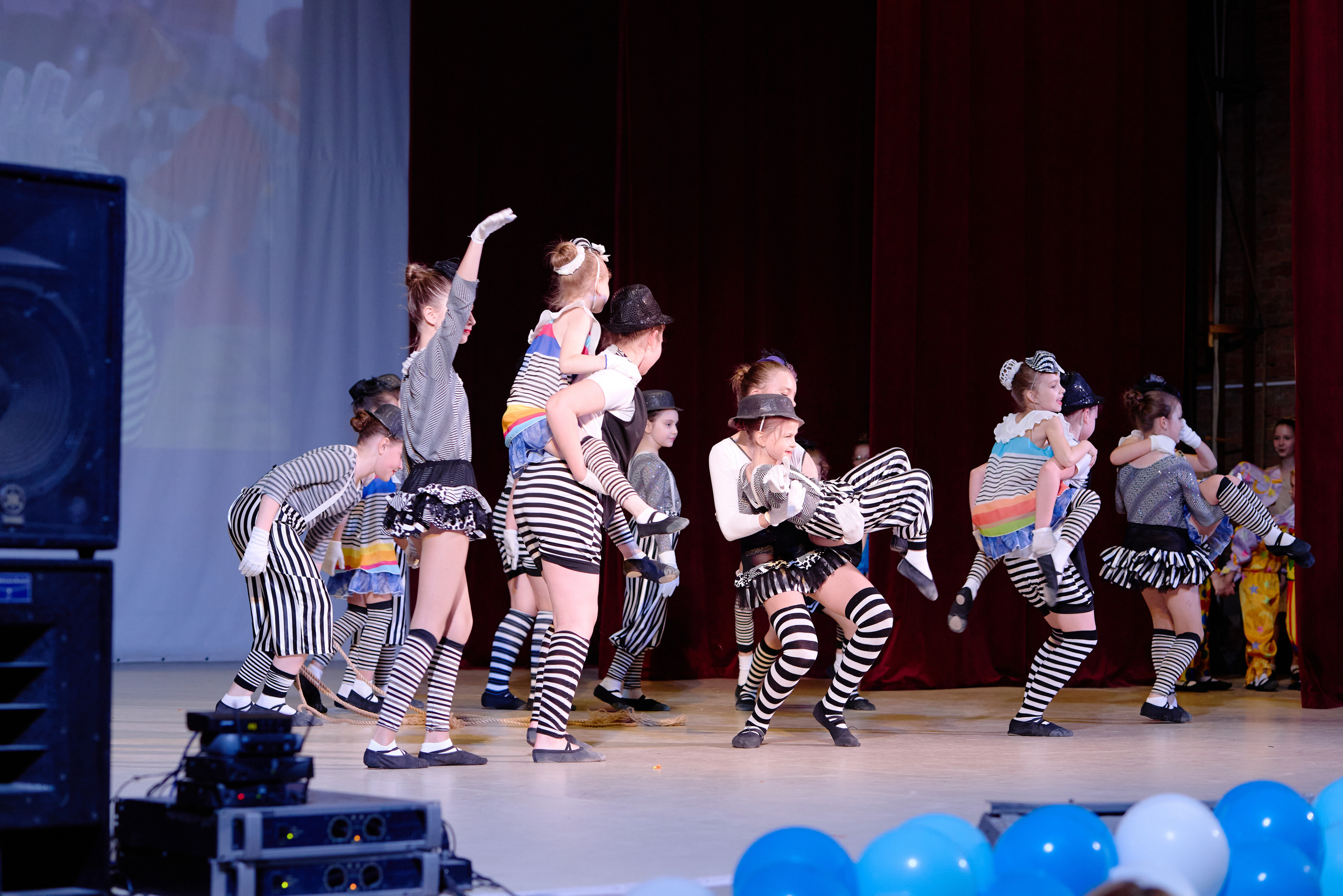 Аврора. Фотограф Выпускные альбомы Таганрог Сергей Коробченко