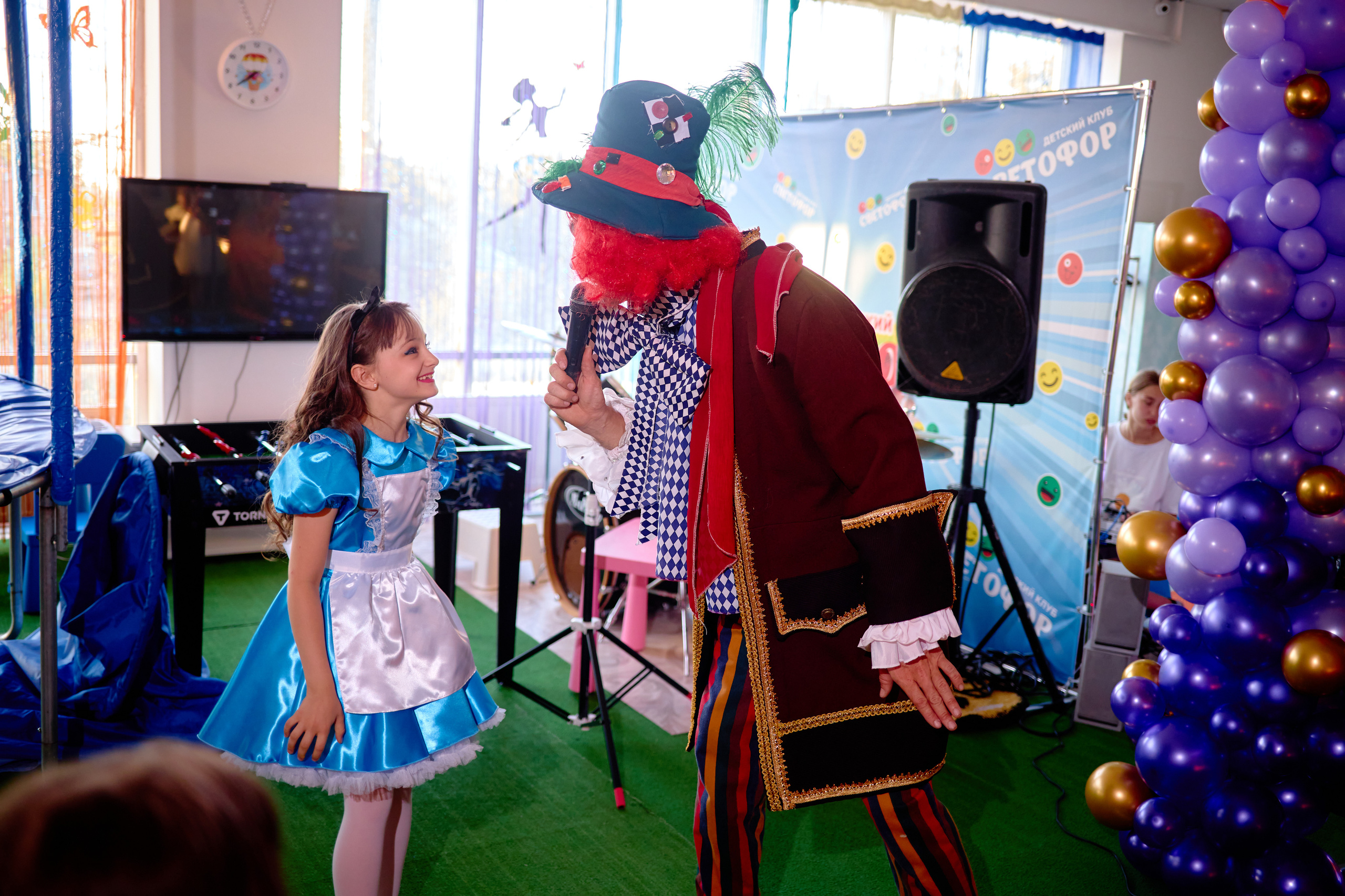 День рождения в детской комнате. Фотограф Выпускные альбомы Таганрог Сергей Коробченко