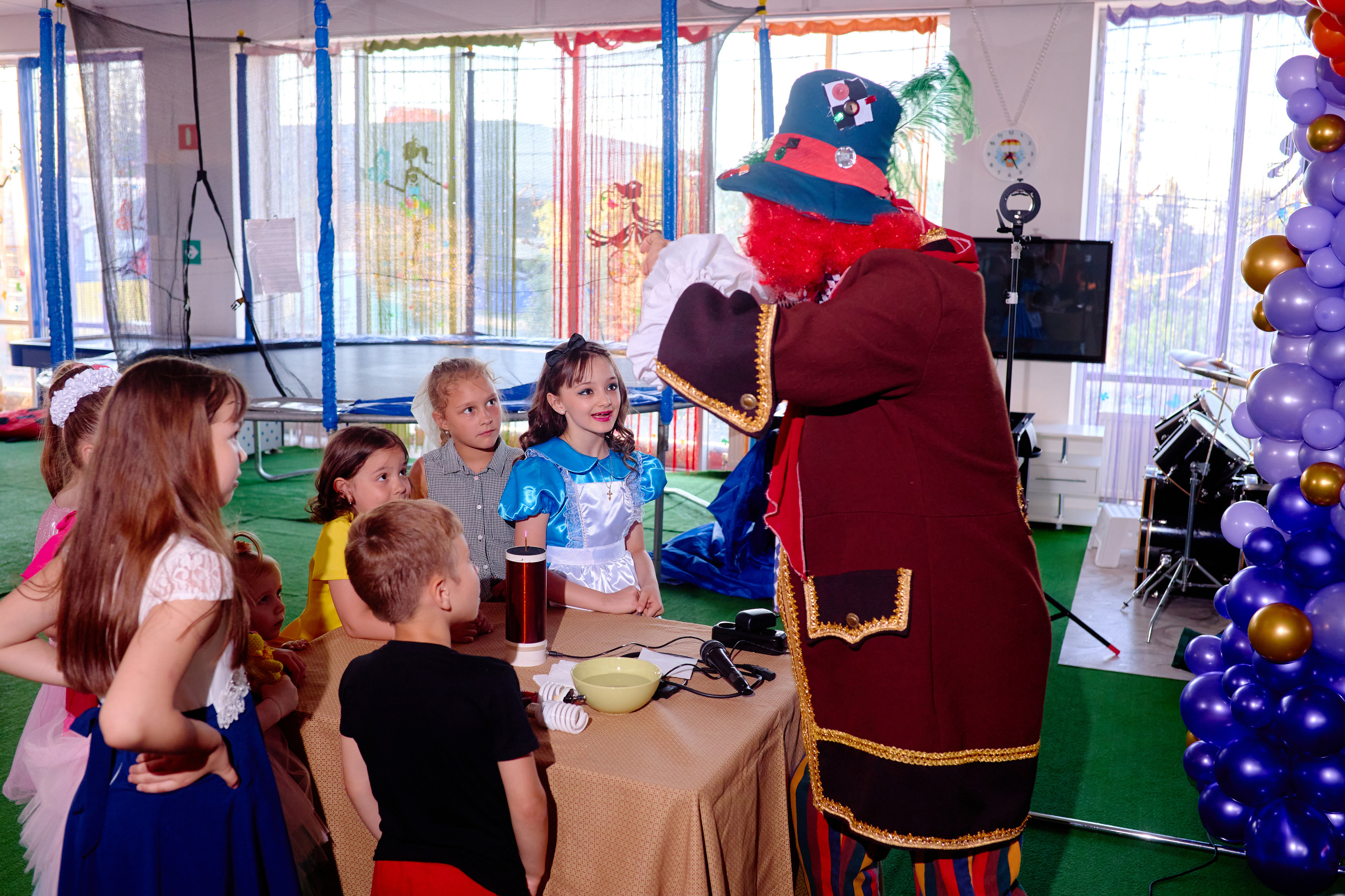 День рождения в детской комнате. Фотограф Выпускные альбомы Таганрог Сергей Коробченко