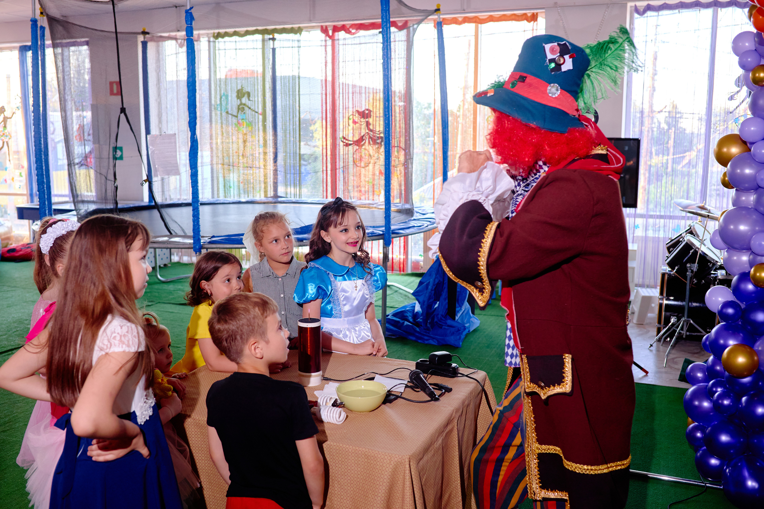 День рождения в детской комнате. Фотограф Выпускные альбомы Таганрог Сергей Коробченко