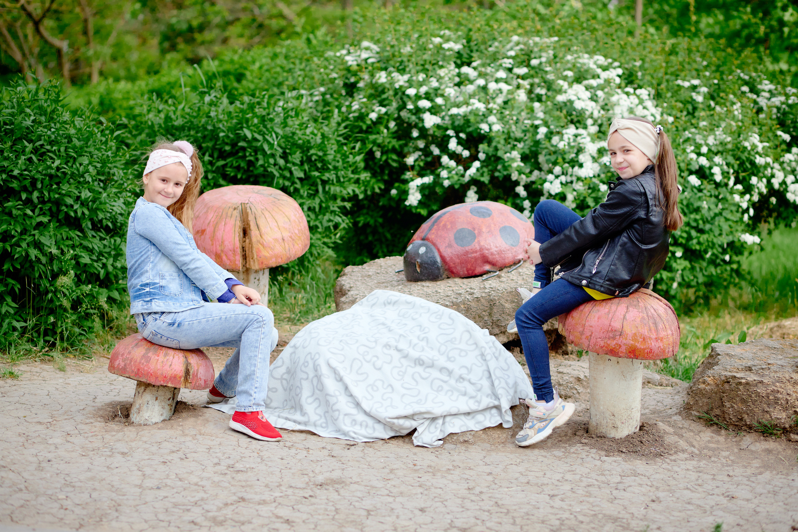 Сьемка на выпускнык альбомы на улице таганрог. Фотограф Выпускные альбомы Таганрог Сергей Коробченко