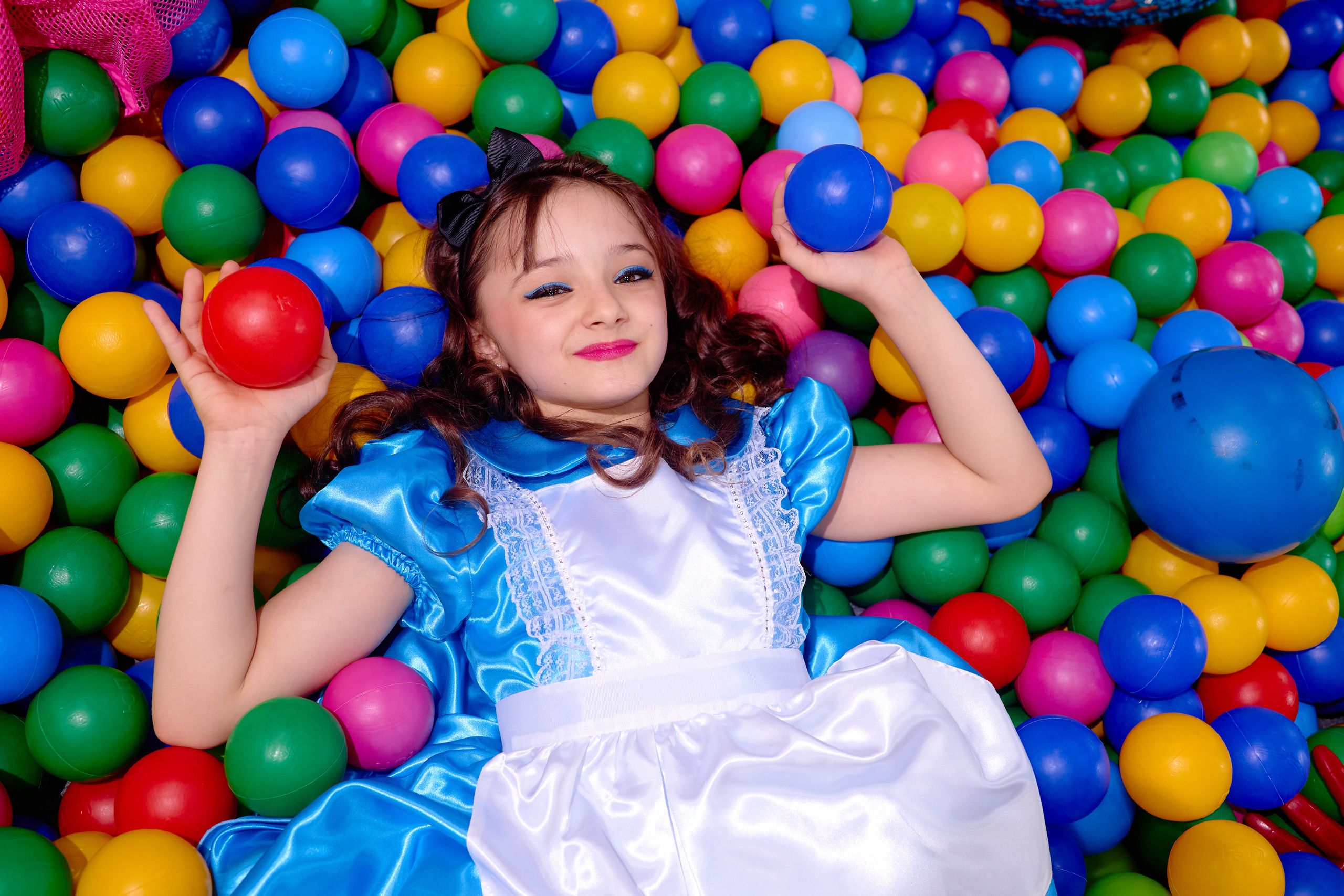 День рождения в детской комнате. Фотограф Выпускные альбомы Таганрог Сергей Коробченко