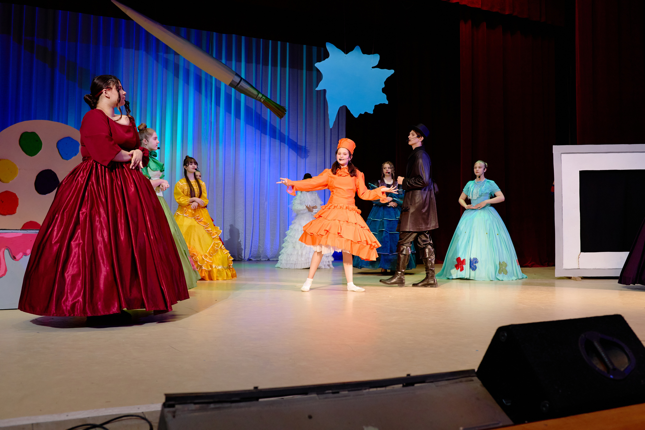 Краски. Фотограф Выпускные альбомы Таганрог Сергей Коробченко