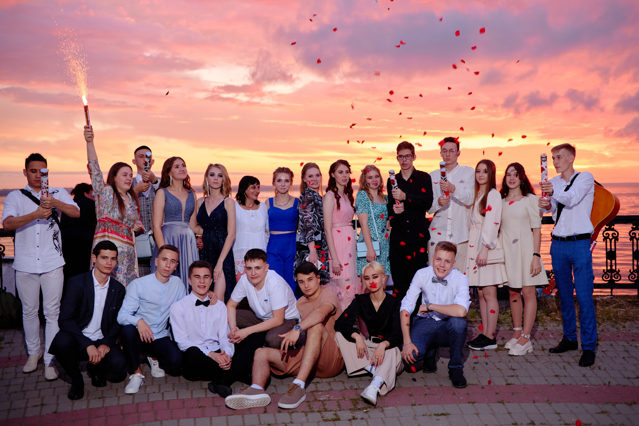 Фотограф на выпускной. Фотограф Выпускные альбомы Таганрог Сергей Коробченко