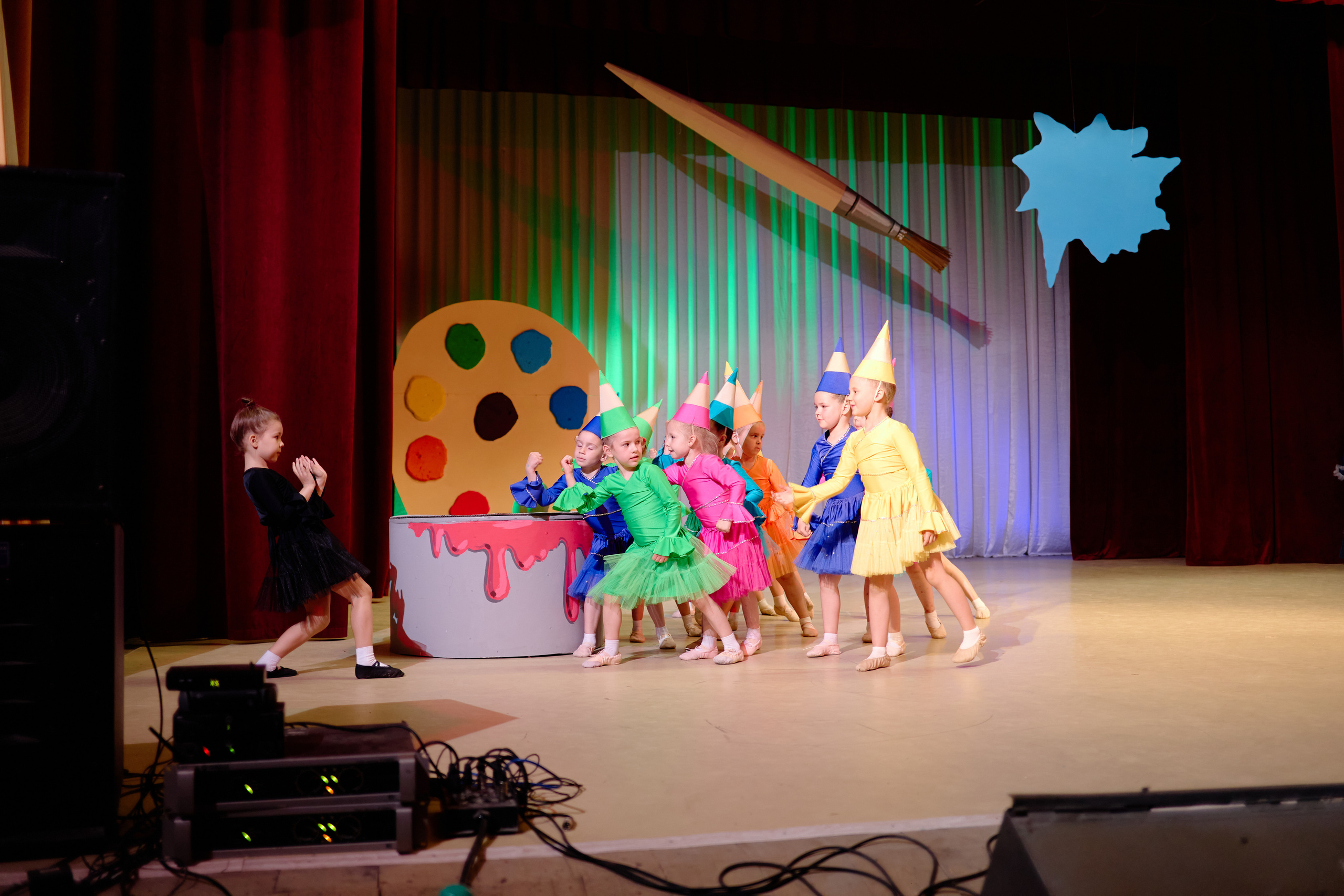 Краски. Фотограф Выпускные альбомы Таганрог Сергей Коробченко