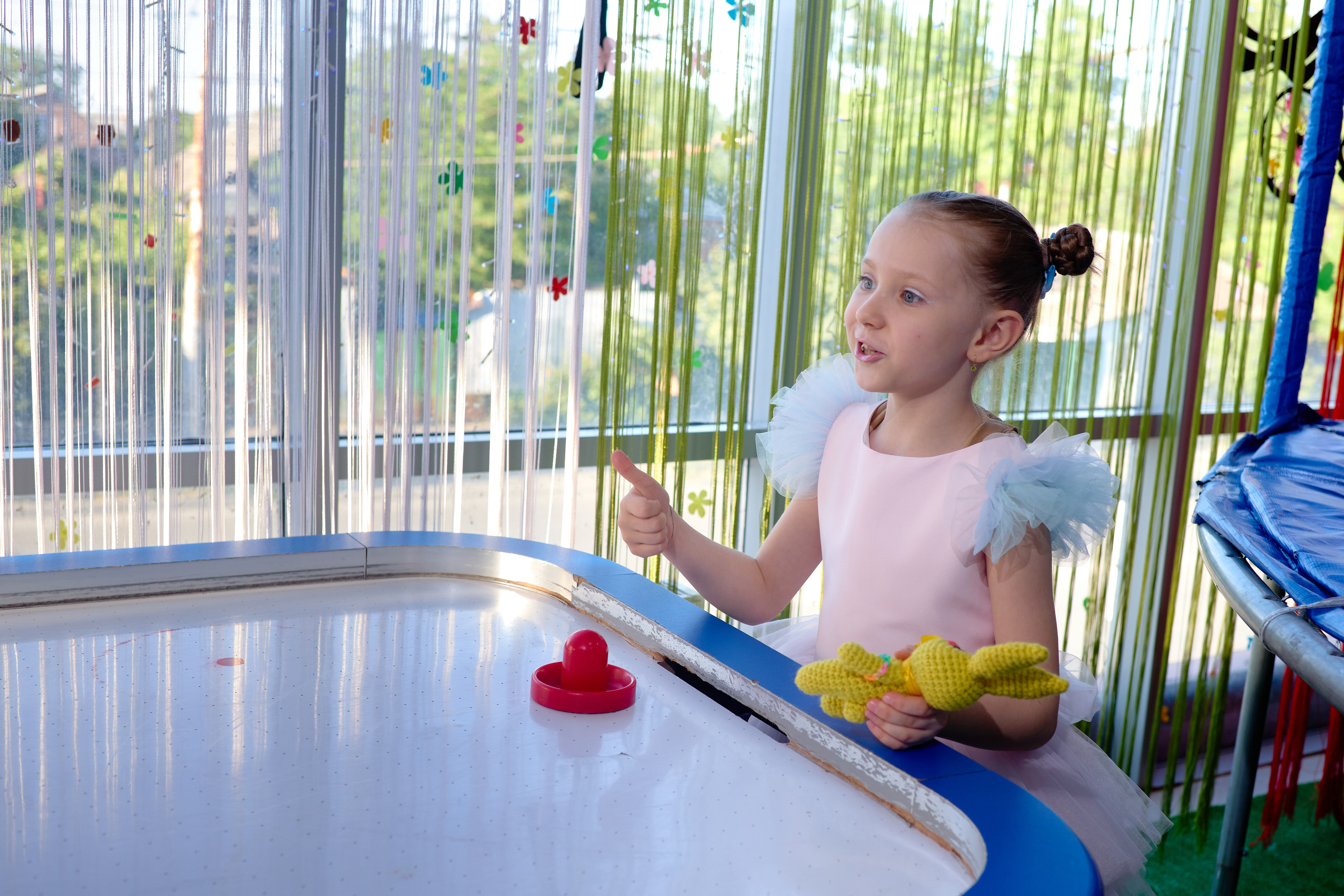 День рождения в детской комнате. Фотограф Выпускные альбомы Таганрог Сергей Коробченко