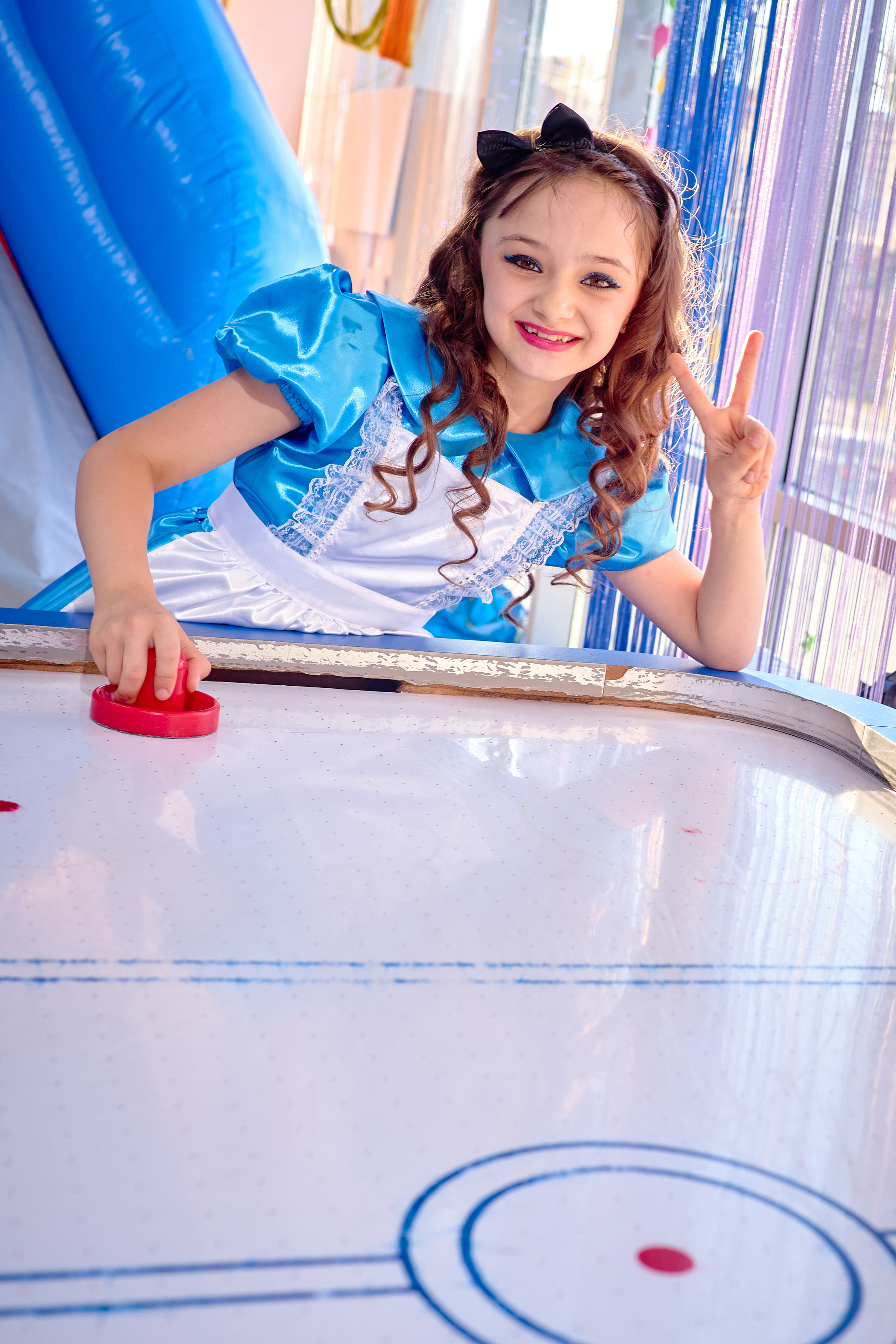 День рождения в детской комнате. Фотограф Выпускные альбомы Таганрог Сергей Коробченко