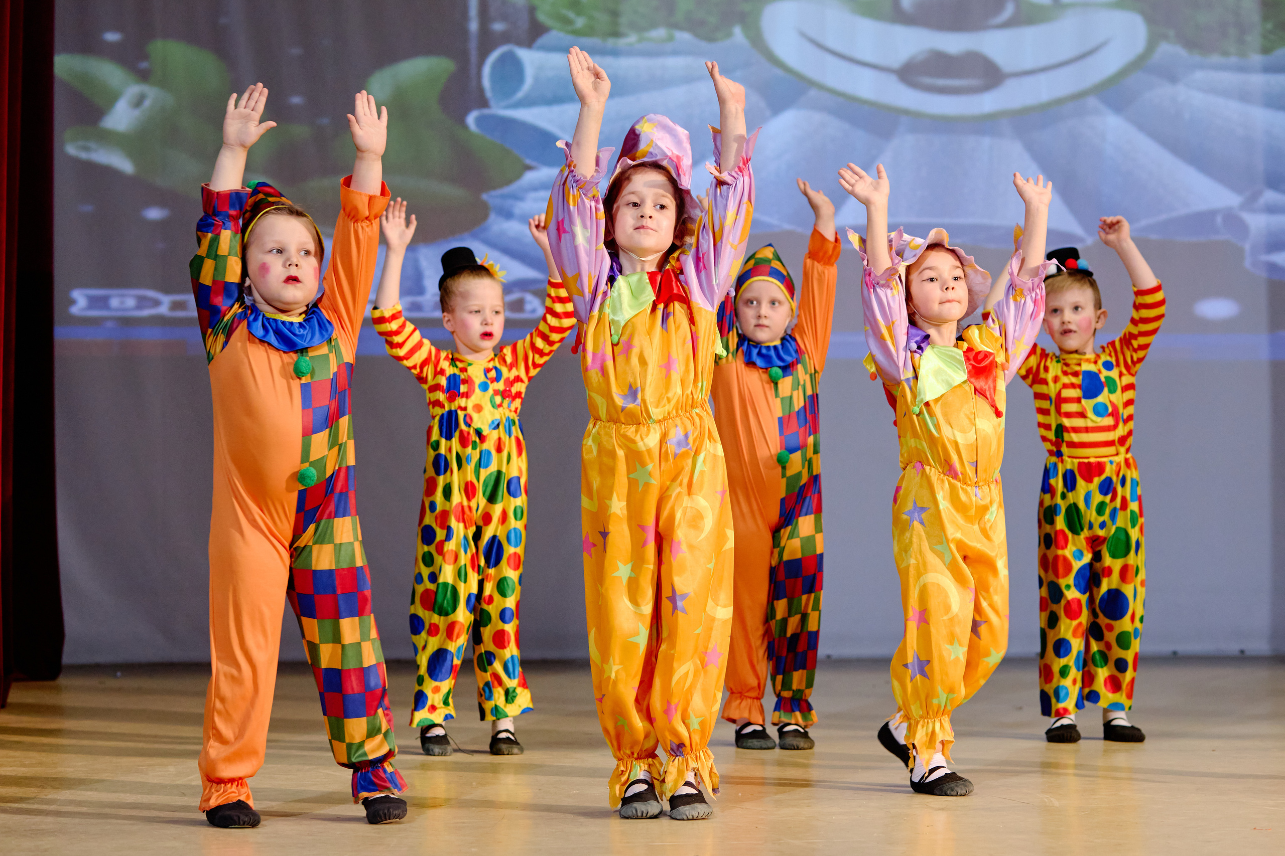 Аврора. Фотограф Выпускные альбомы Таганрог Сергей Коробченко