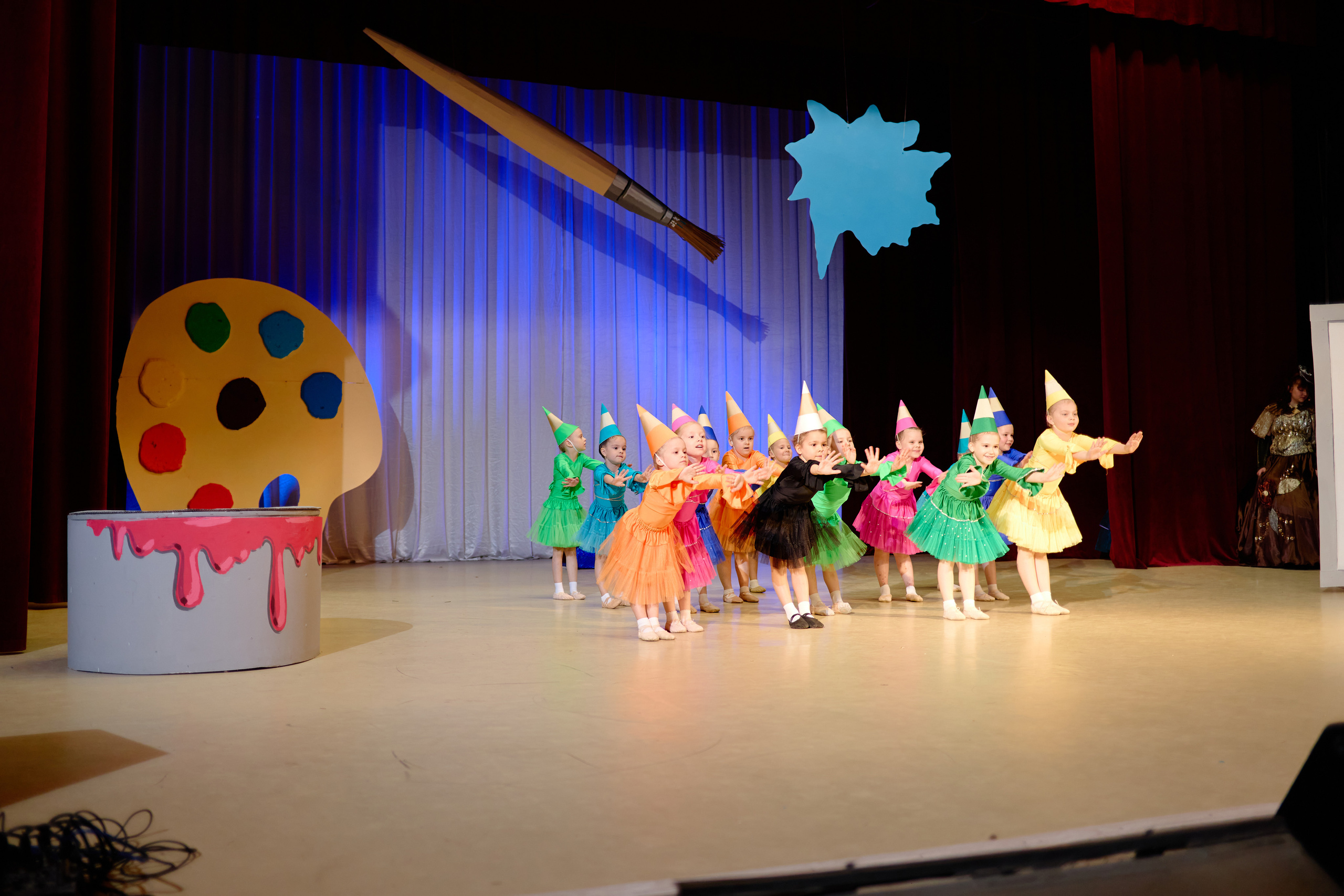 Краски. Фотограф Выпускные альбомы Таганрог Сергей Коробченко