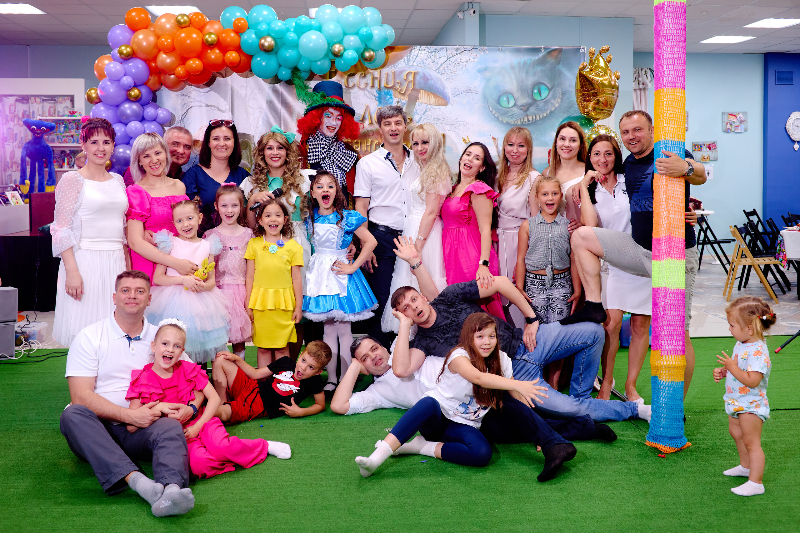 День рождения в детской комнате. Фотограф Выпускные альбомы Таганрог Сергей Коробченко