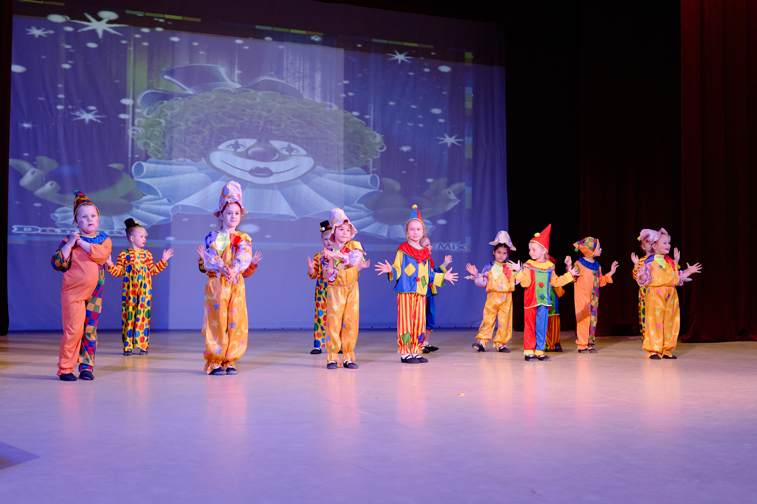 Аврора. Фотограф Выпускные альбомы Таганрог Сергей Коробченко