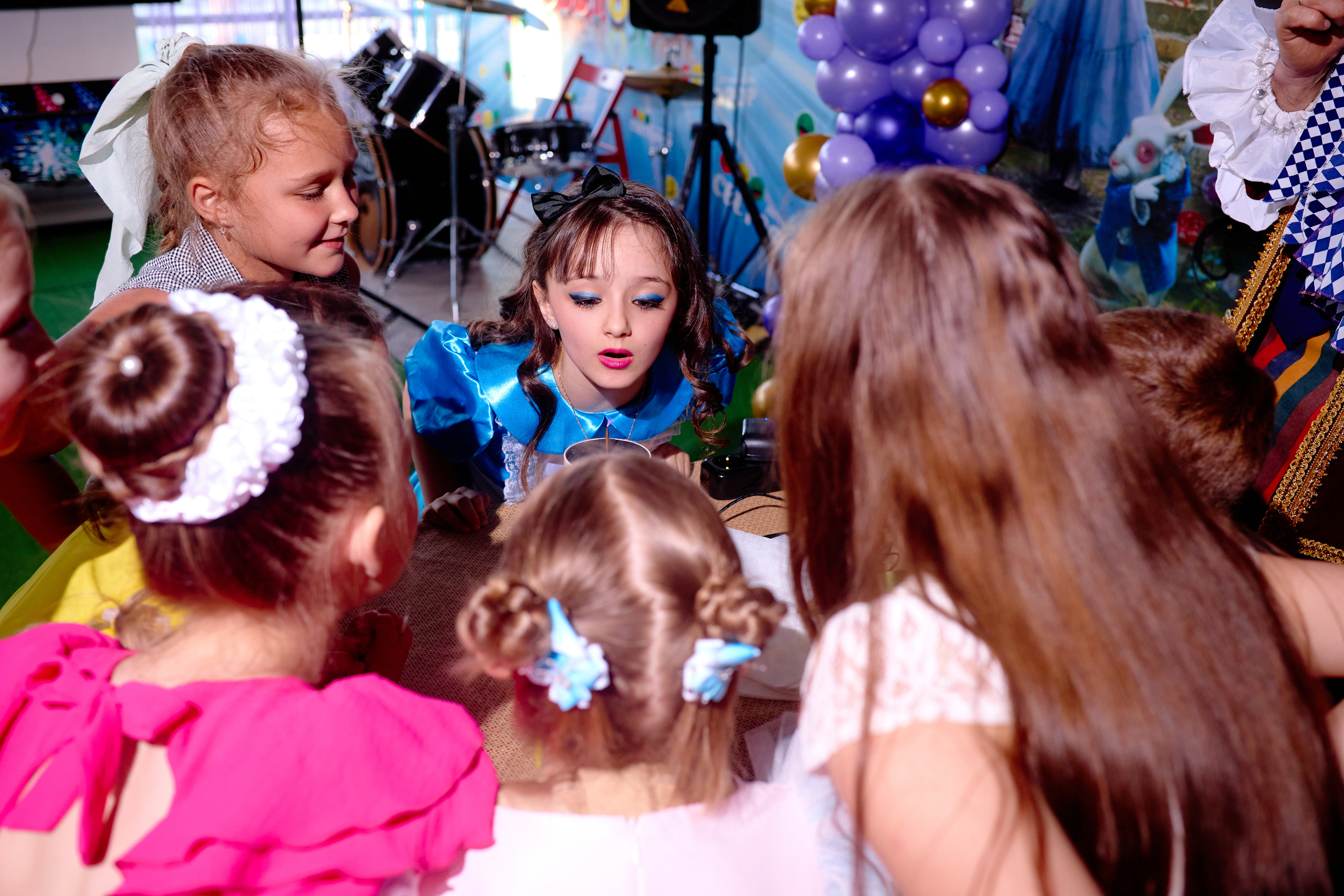 День рождения в детской комнате. Фотограф Выпускные альбомы Таганрог Сергей Коробченко