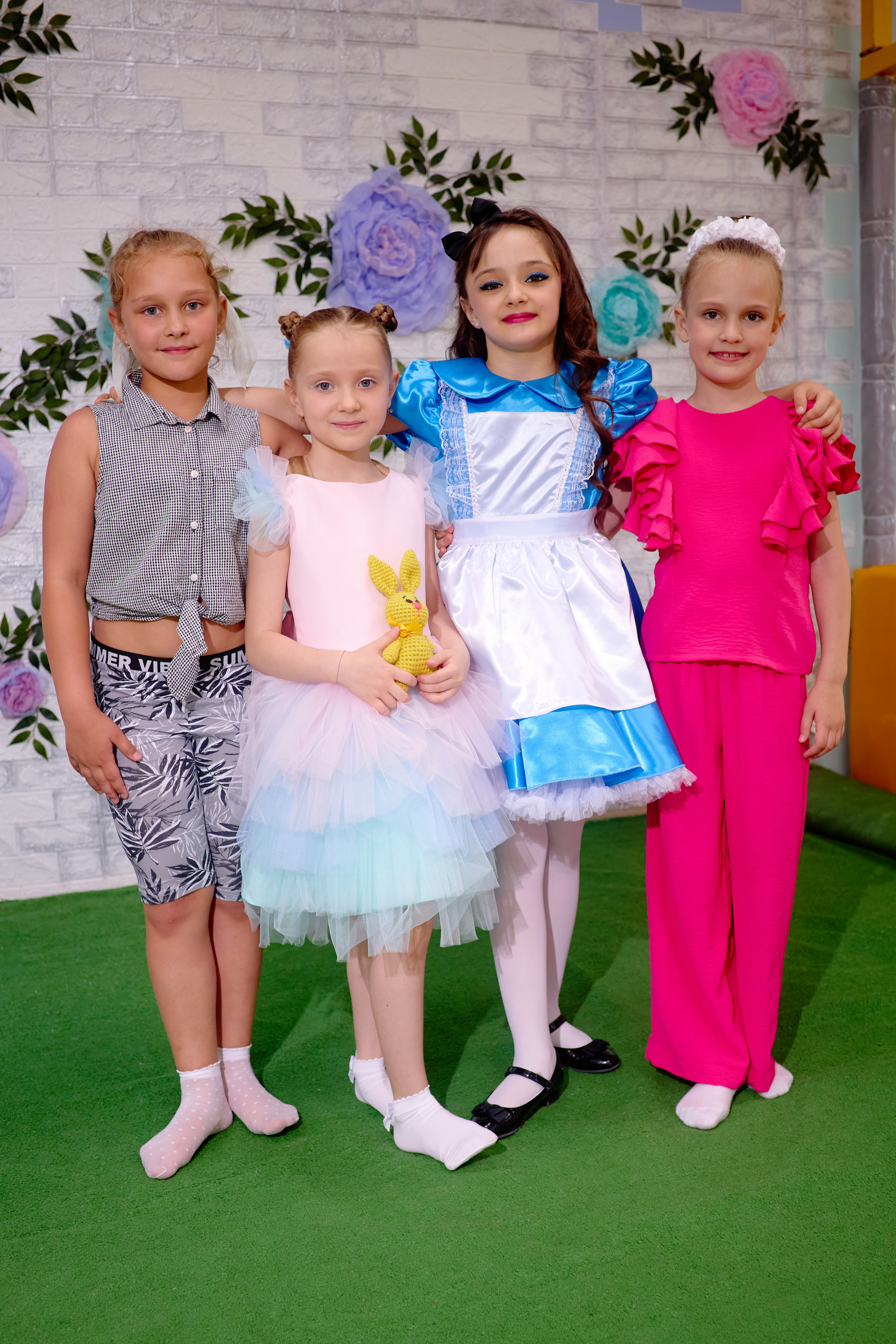 День рождения в детской комнате. Фотограф Выпускные альбомы Таганрог Сергей Коробченко