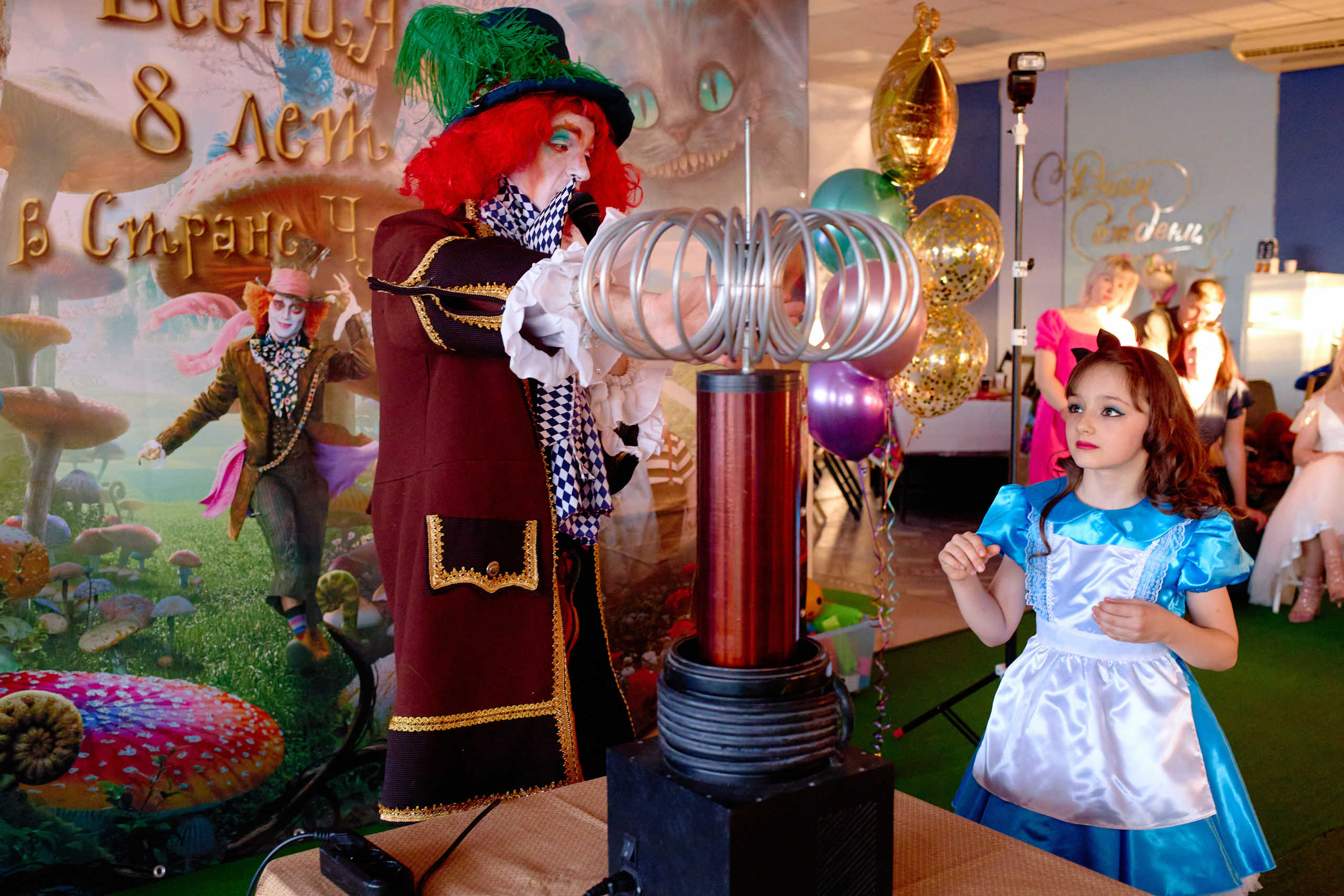 День рождения в детской комнате. Фотограф Выпускные альбомы Таганрог Сергей Коробченко