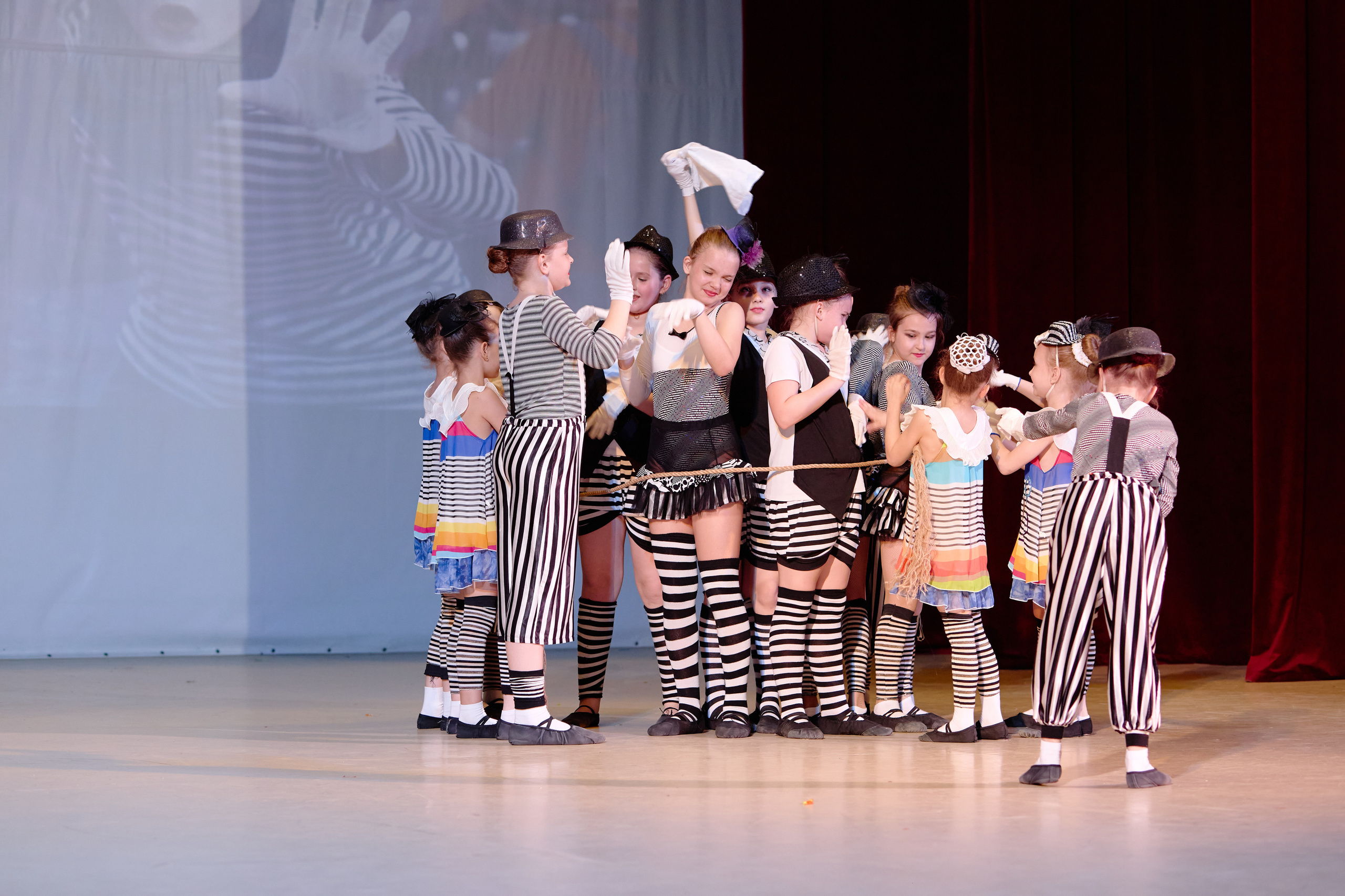 Аврора. Фотограф Выпускные альбомы Таганрог Сергей Коробченко