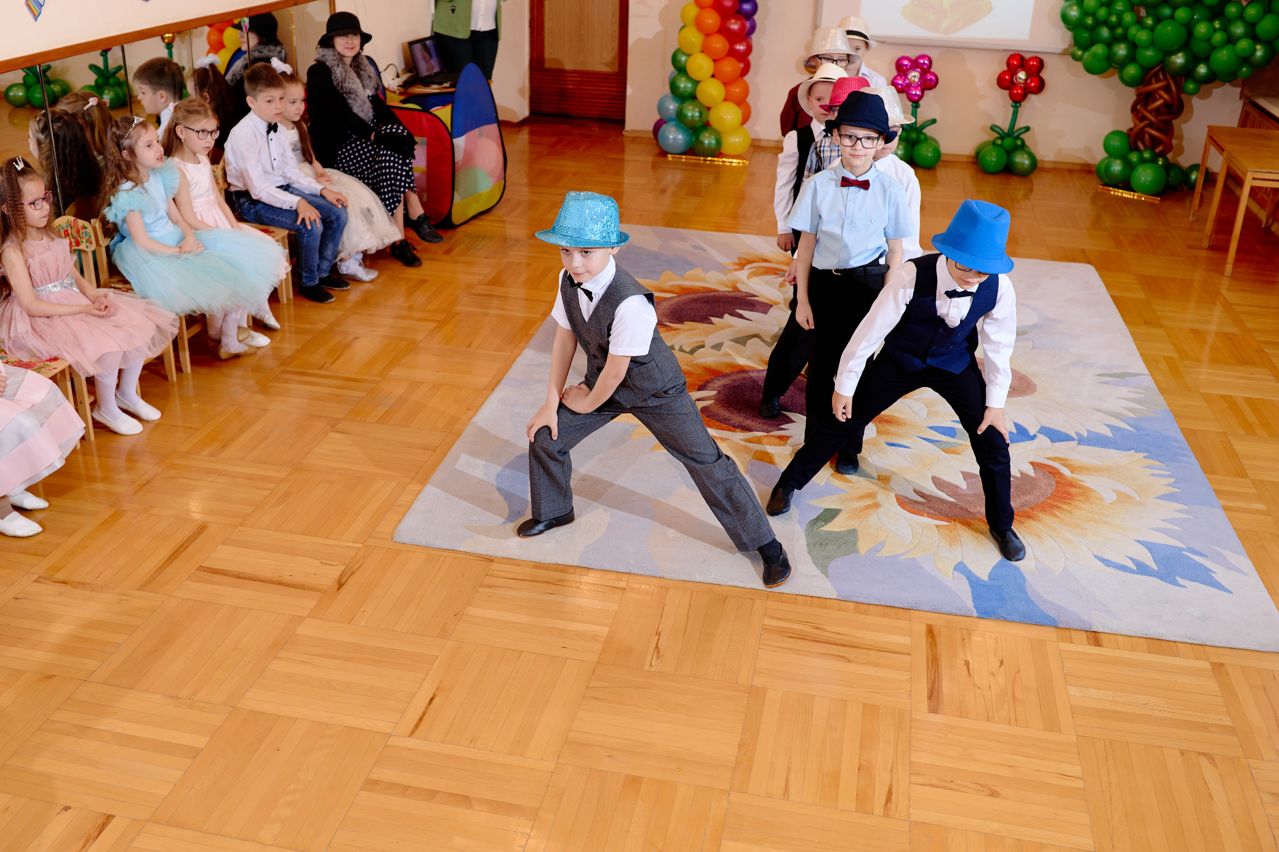 Фотограф выпускной в детском саду таганрог. Фотограф Выпускные альбомы Таганрог Сергей Коробченко