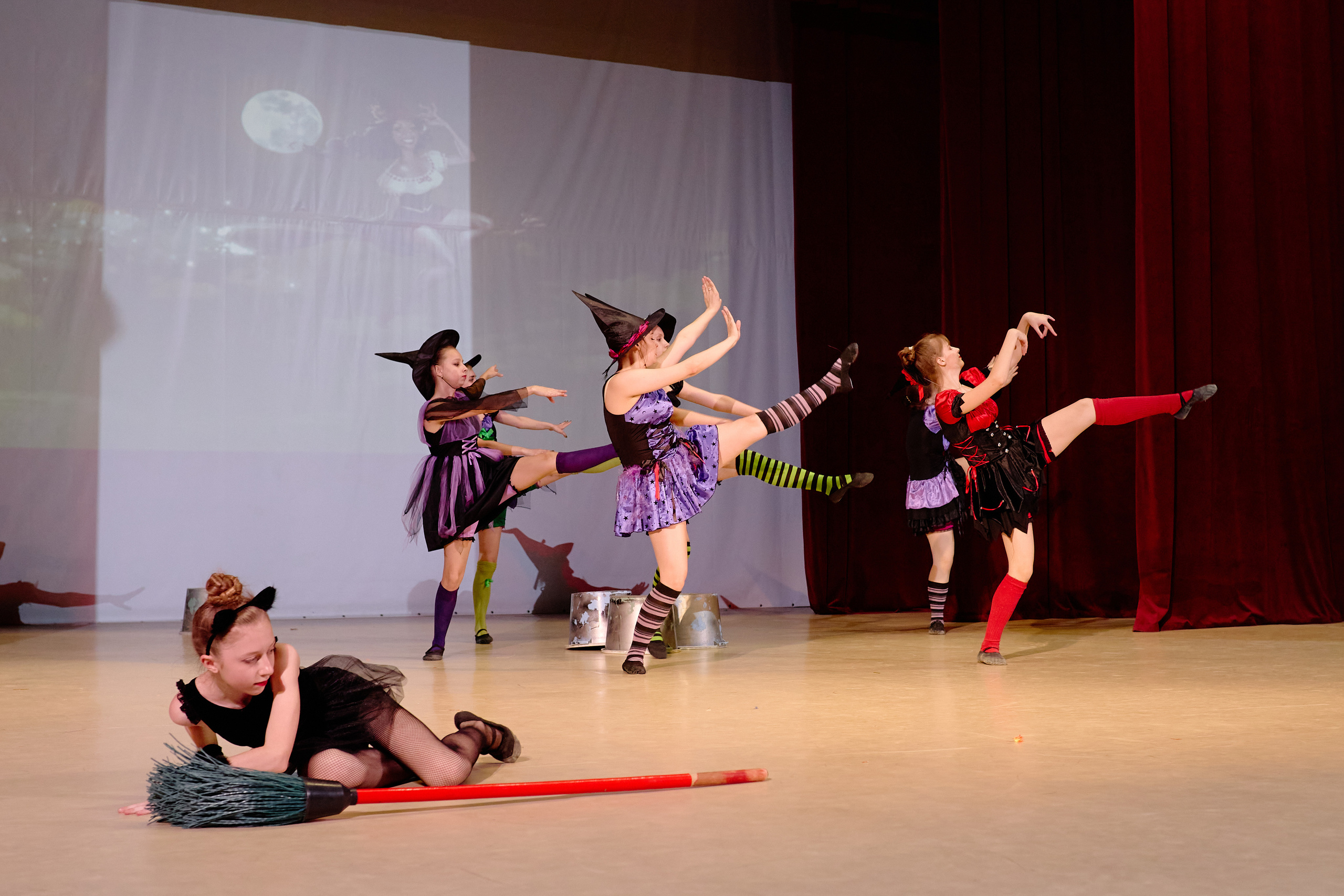 Аврора. Фотограф Выпускные альбомы Таганрог Сергей Коробченко