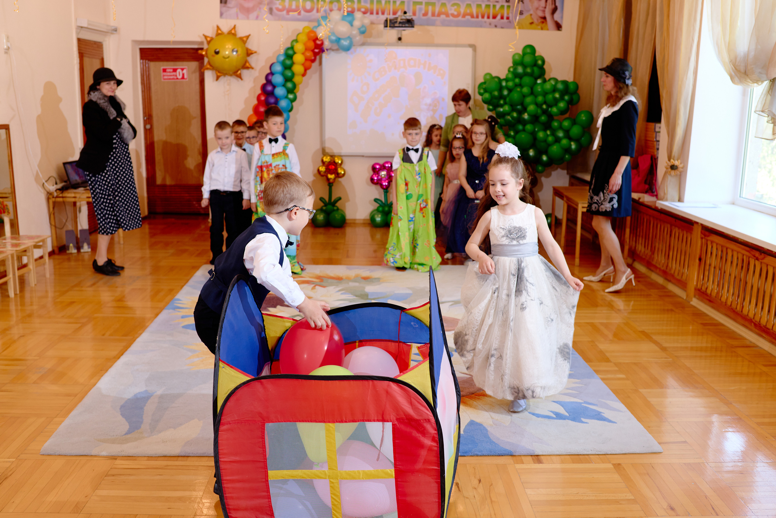 Фотограф выпускной в детском саду таганрог. Фотограф Выпускные альбомы Таганрог Сергей Коробченко