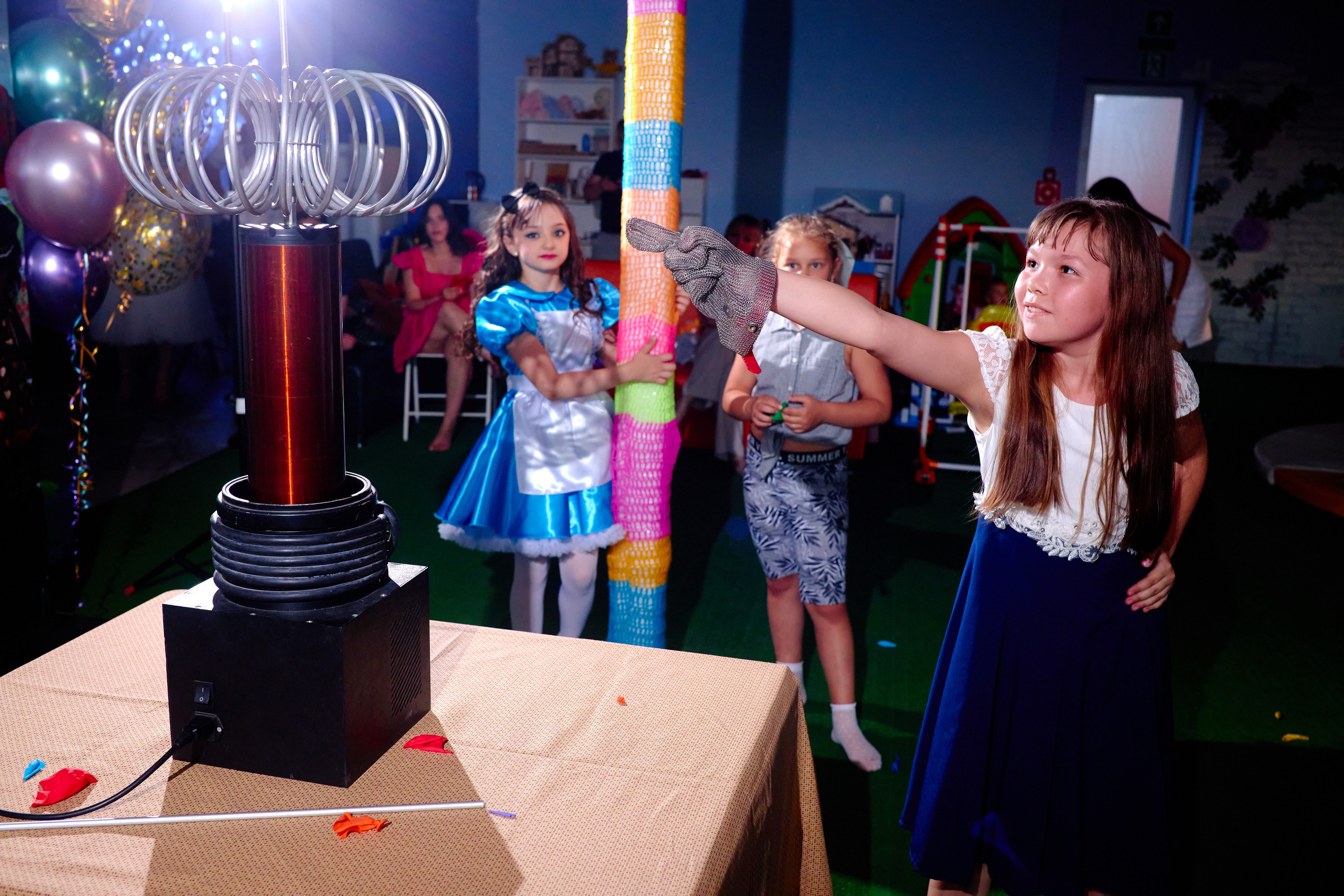 День рождения в детской комнате. Фотограф Выпускные альбомы Таганрог Сергей Коробченко