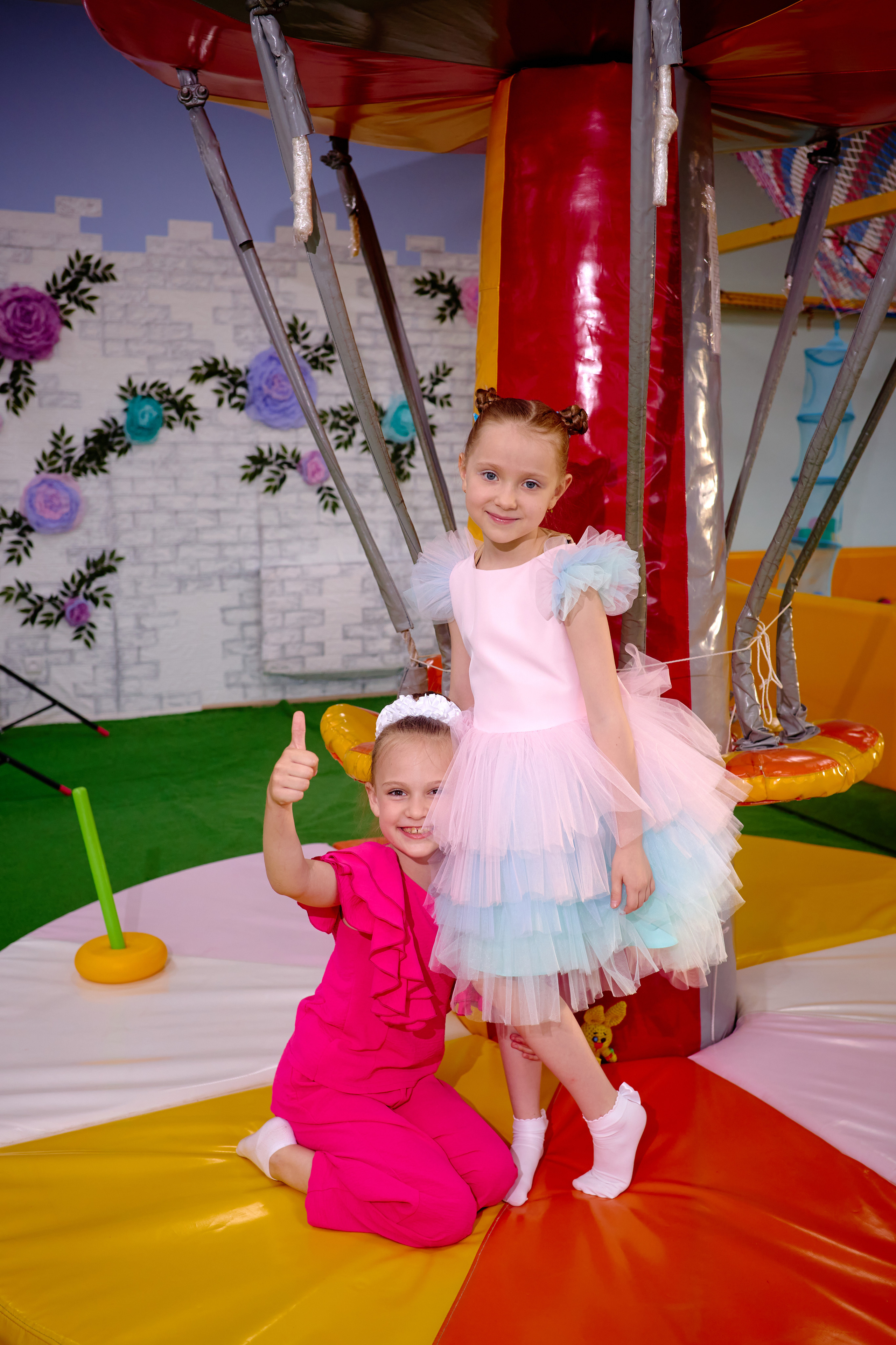 День рождения в детской комнате. Фотограф Выпускные альбомы Таганрог Сергей Коробченко