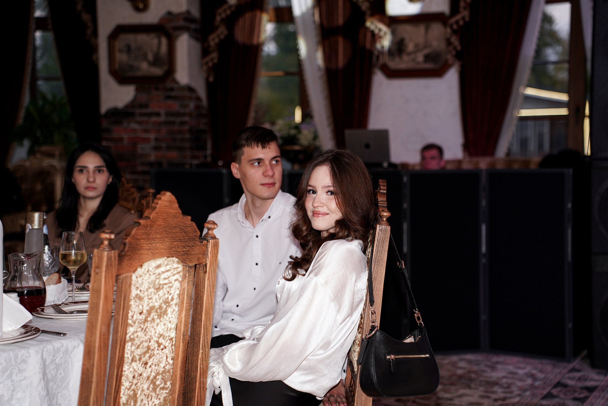 Банкет в Атаманской усадьбе. Свадебный фотограф в Ростове-на-Дону. Таинство Крещения и Венчания, семейные фотосессии. Алёна Чёботова