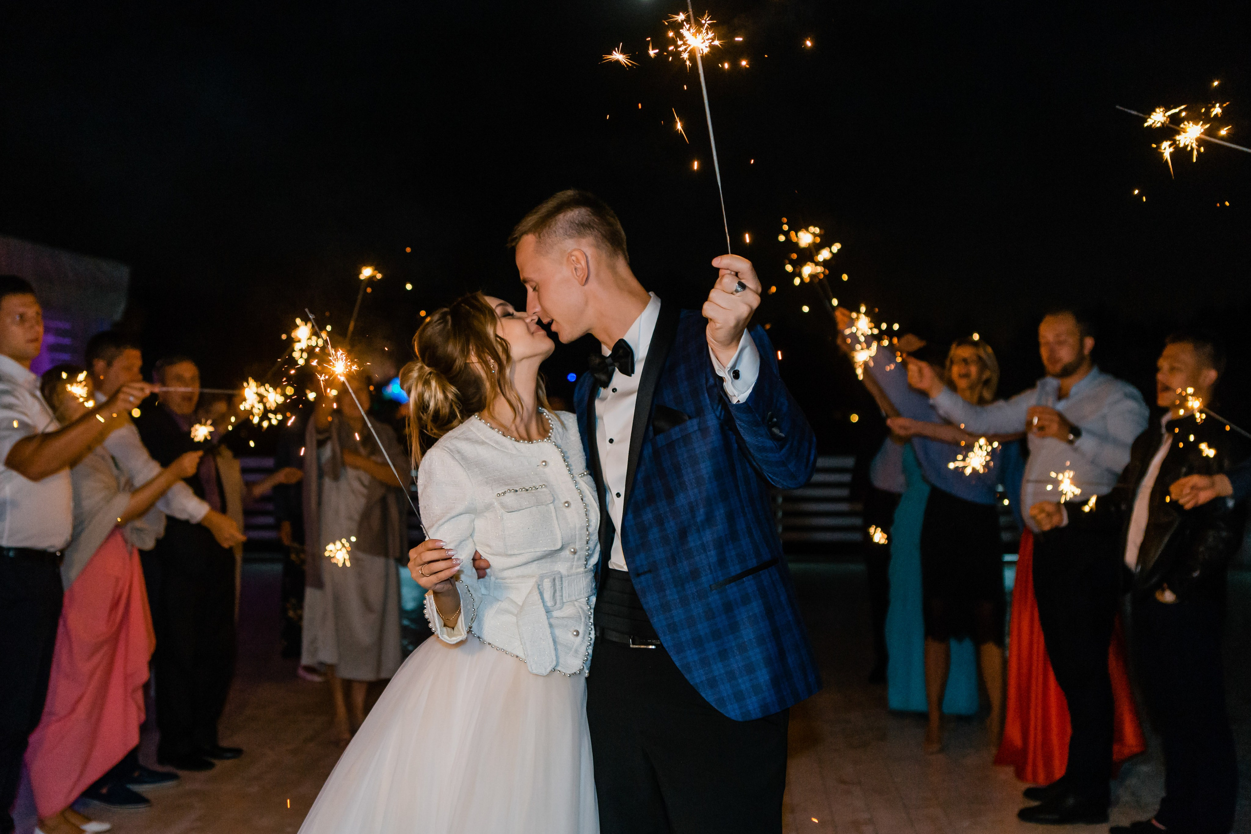 Денис и Ксения. Видеосъемка и фотосъемка свадеб. Фотограф и оператор на свадьбу. Видеосъемка подкастов, собственная видео-фотостудии. Предметная фотосъемка