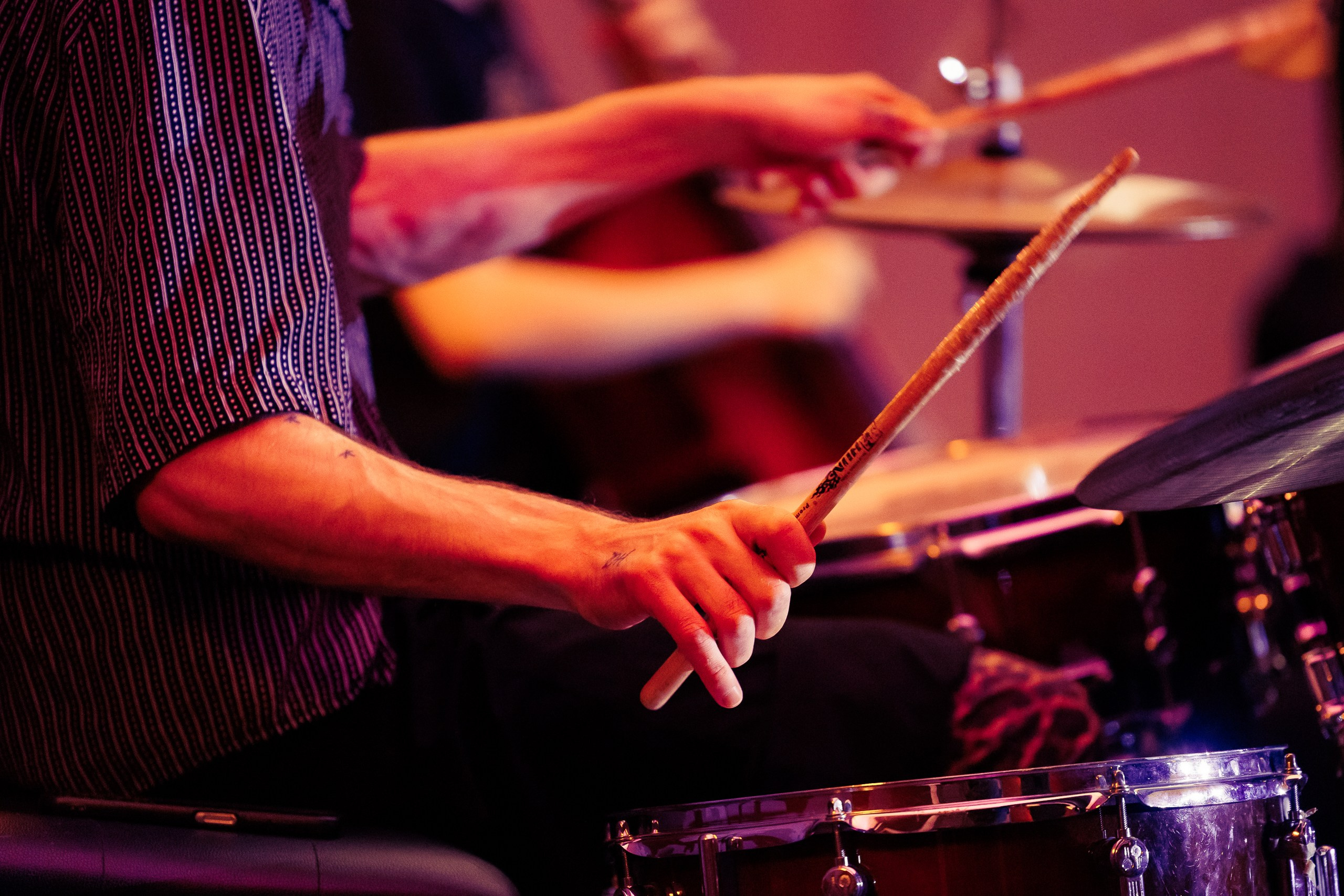 Концерт ATOMIC CELLOS в пространстве FREEDOM. Фотограф в Санкт-Петербурге — Сергей Петров