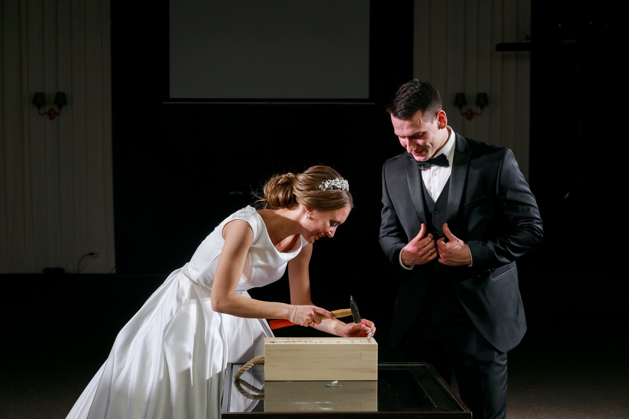 Свадьба с огоньком. Фотограф крещение венчание в Петербурге! Помогает подобрать храм и посоветовал душевного батюшку в СПб