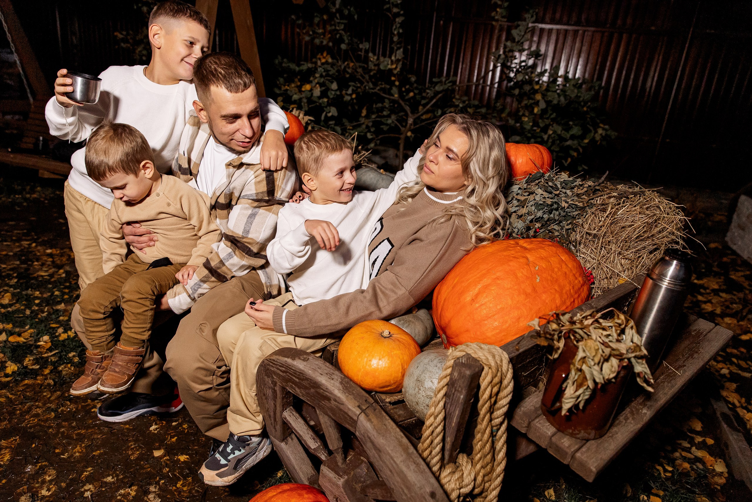 Эдуард и Дарья с сыновьями. Свадебный и семейный фотограф в Челябинске Юлия Ишимова