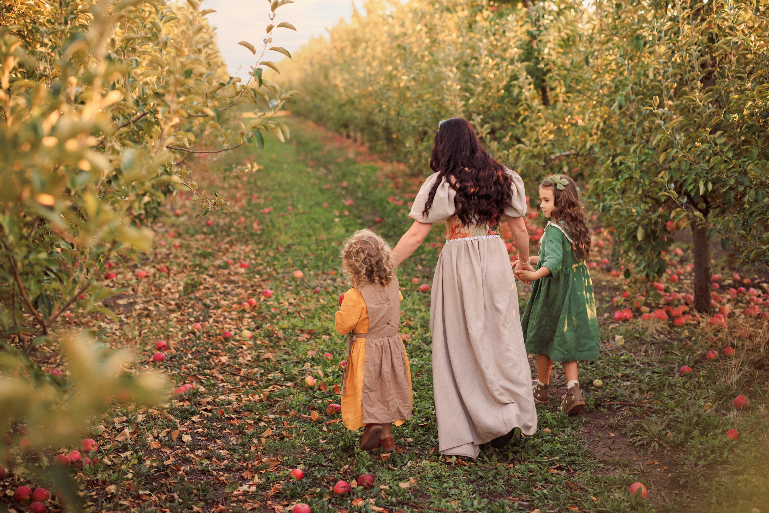 Семейная фотосессия в Яблоневом саду. Семейный и детский фотограф в Краснодаре Анна Трашкова