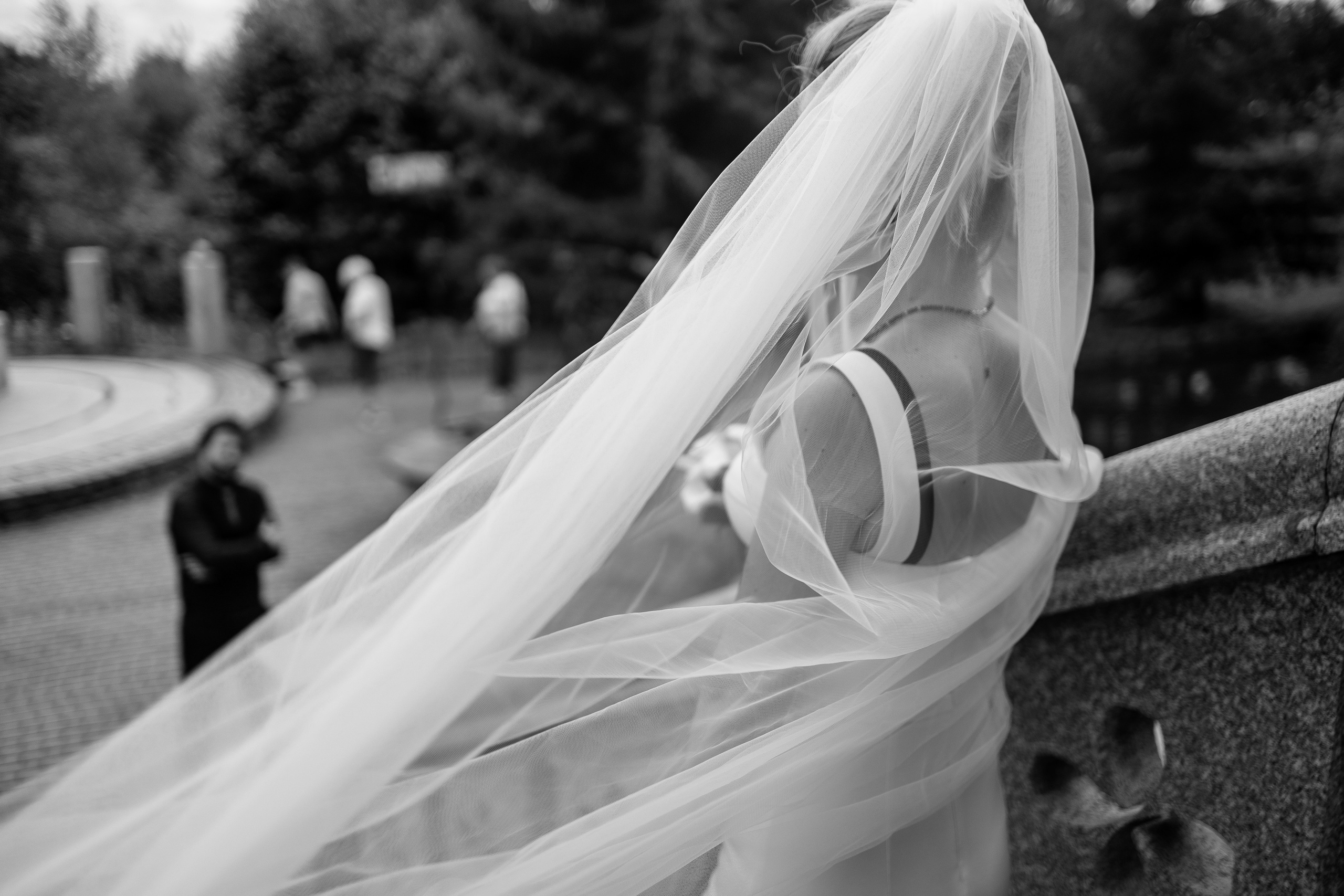 Евгений Саранцев, президент мотоклуба «Garage 13 MCC» и прекрасная Ирина. Фотограф Елена Медок Калининград